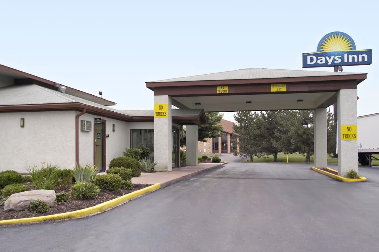 Hotels In Martinsville Indiana Wyndham Rewards Days Inn Plainfield In Martinsville Indiana