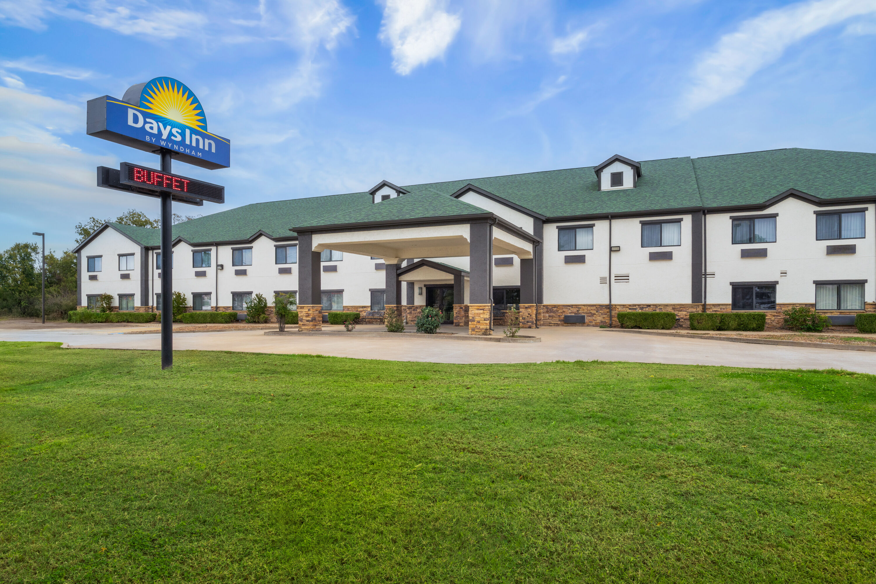 Exterior Day Image of Days Inn by Wyndham Coffeyville hotel in Coffeyville, Kansas