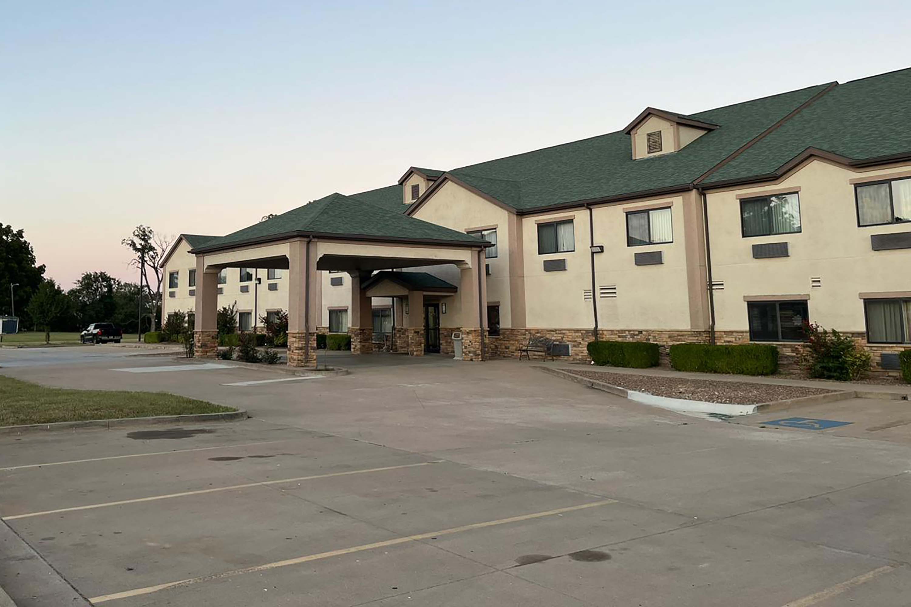 Exterior of Days Inn by Wyndham Coffeyville hotel in Coffeyville, Kansas