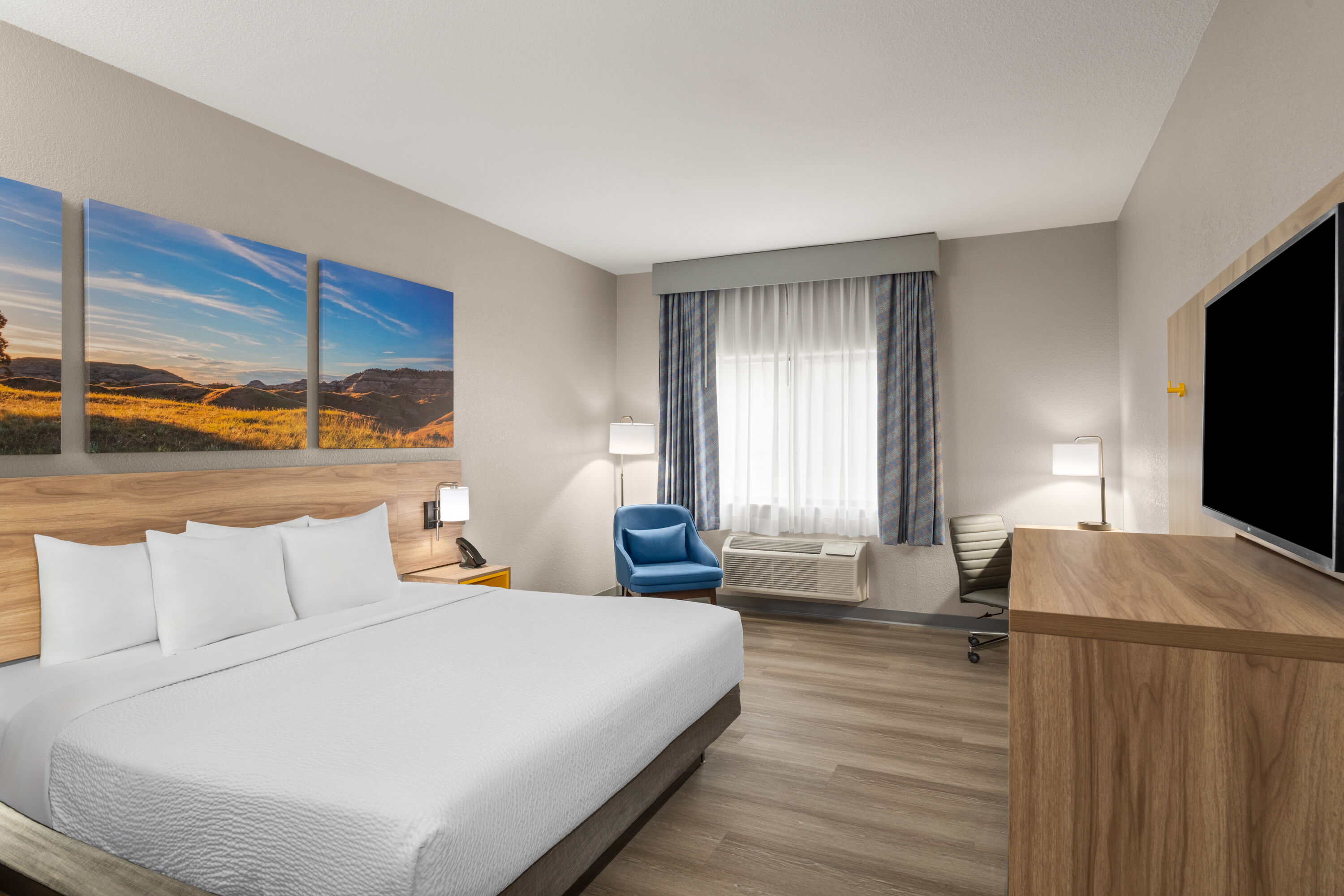 Guest room at the Days Inn by Wyndham Coffeyville in Coffeyville, Kansas