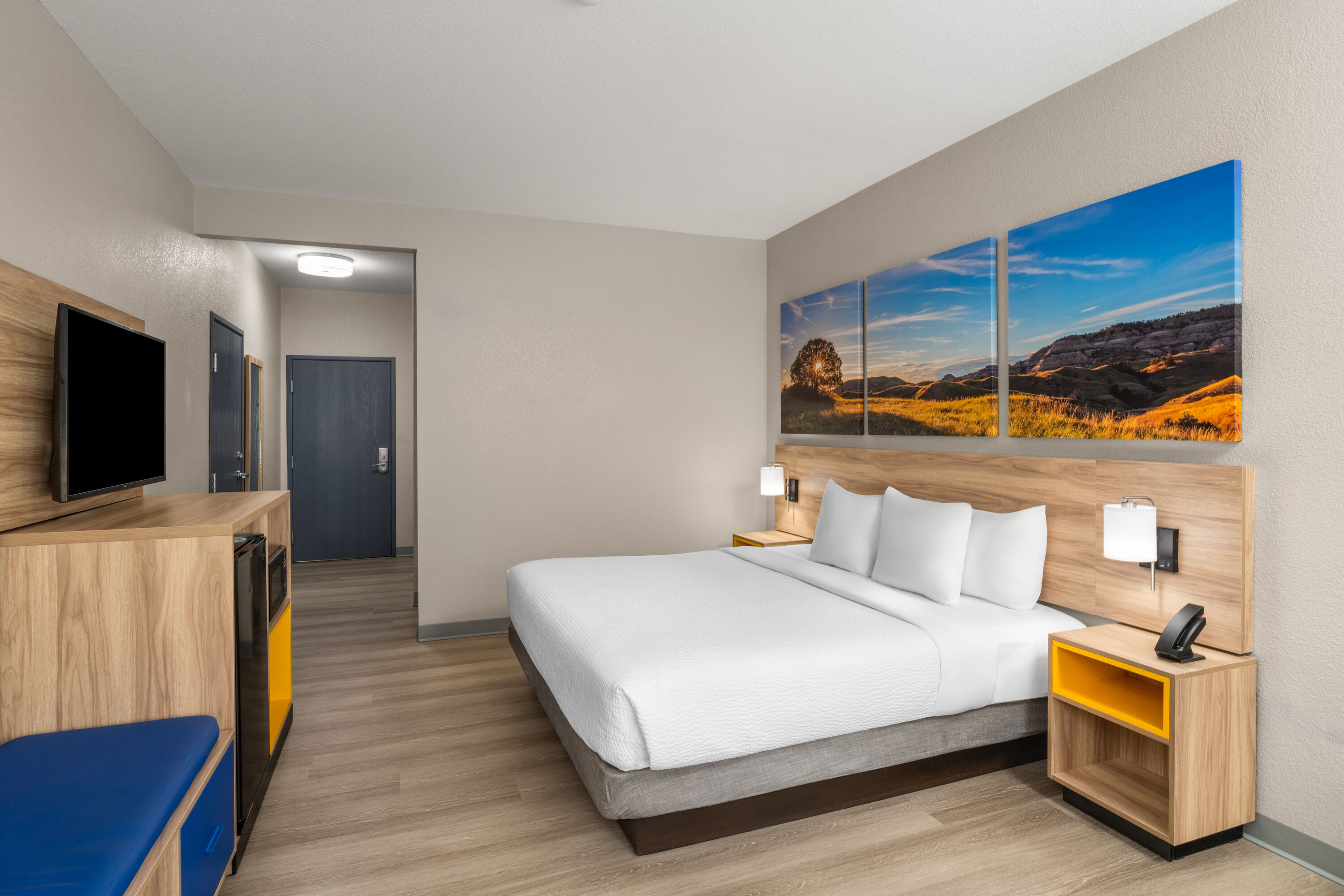 Guest room at the Days Inn by Wyndham Coffeyville in Coffeyville, Kansas