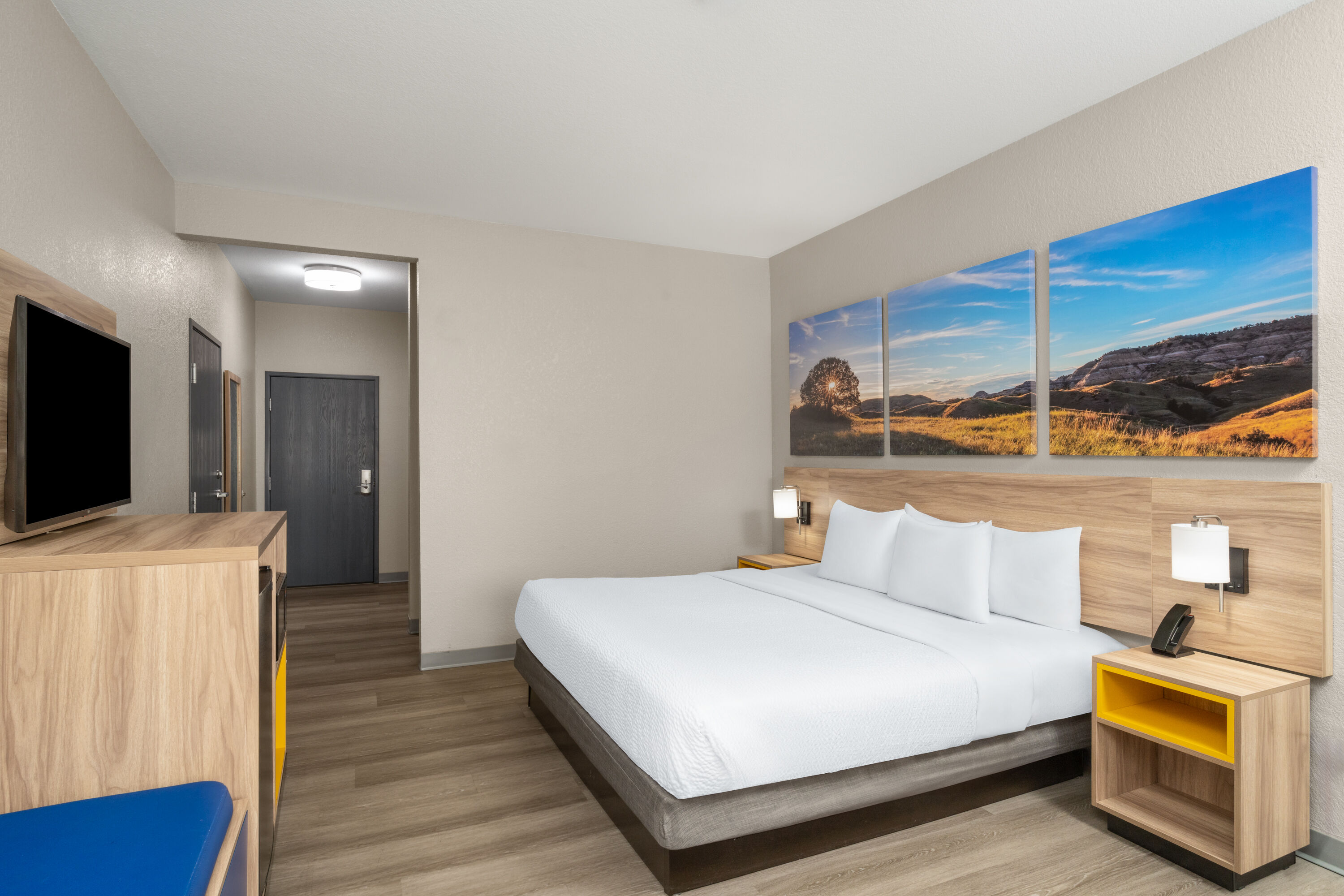 Guest room at the Days Inn by Wyndham Coffeyville in Coffeyville, Kansas