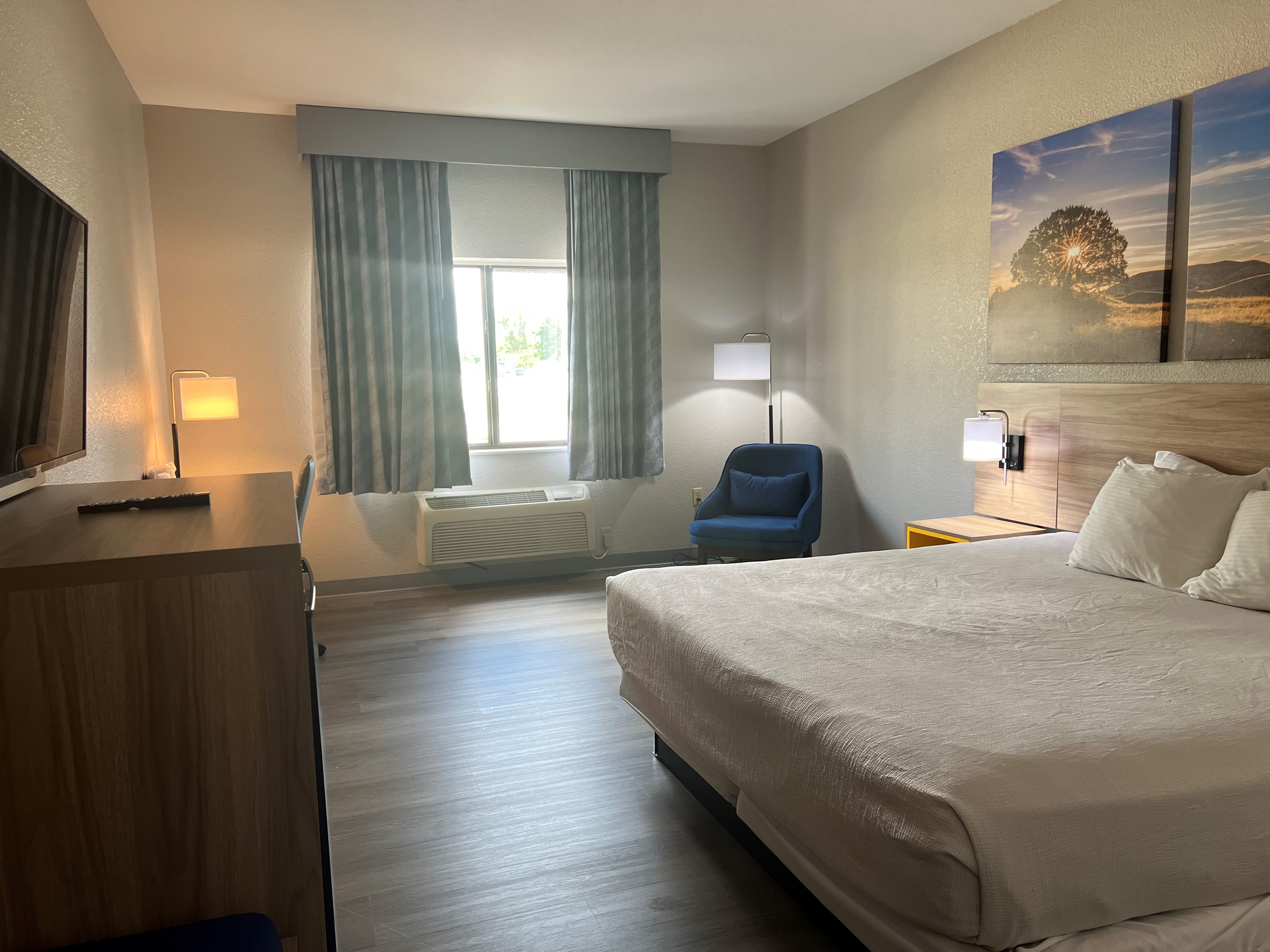 Guest room at the Days Inn by Wyndham Coffeyville in Coffeyville, Kansas