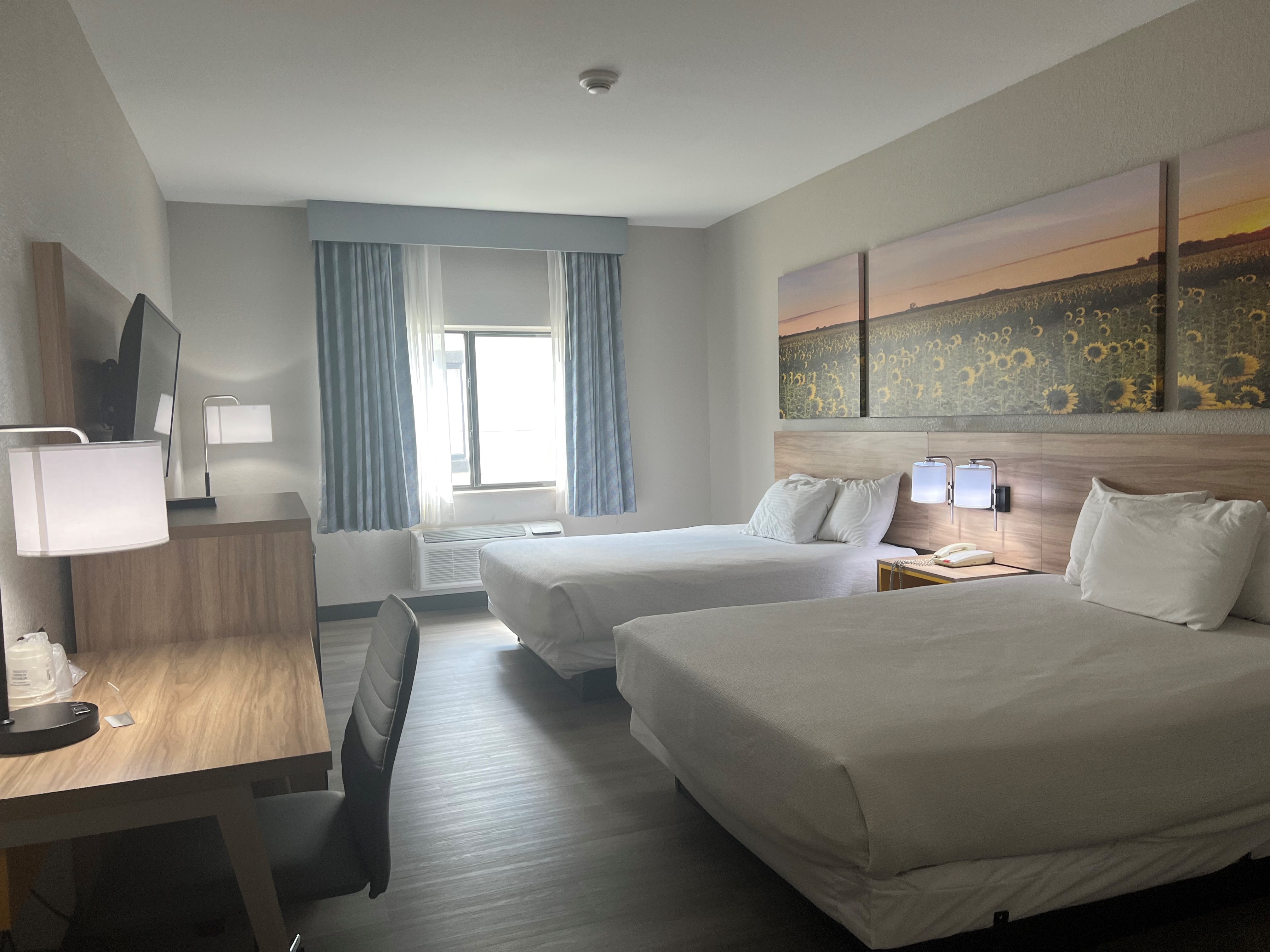 Guest room at the Days Inn by Wyndham Coffeyville in Coffeyville, Kansas