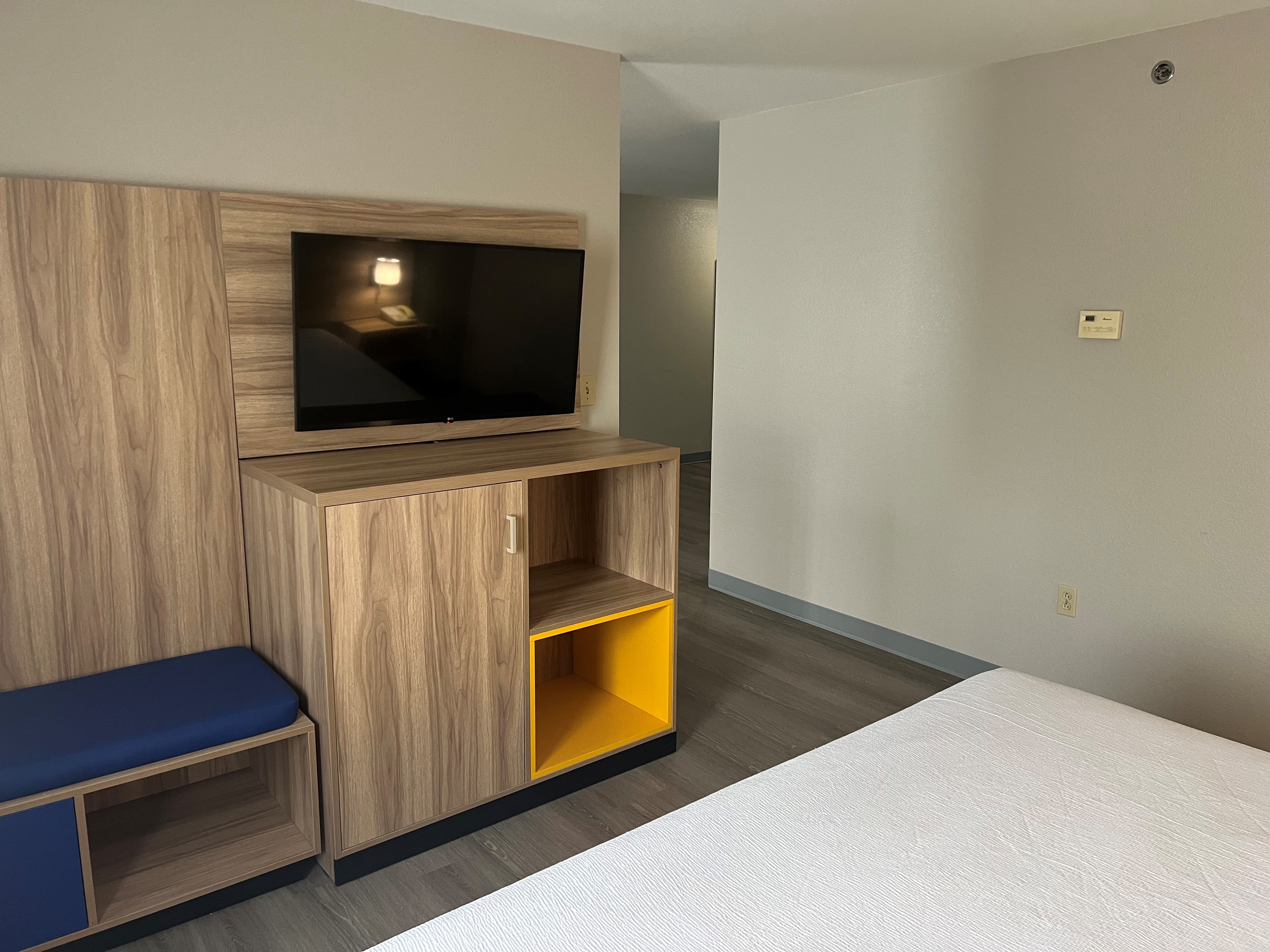 Days Inn by Wyndham Coffeyville suite in Coffeyville, Kansas