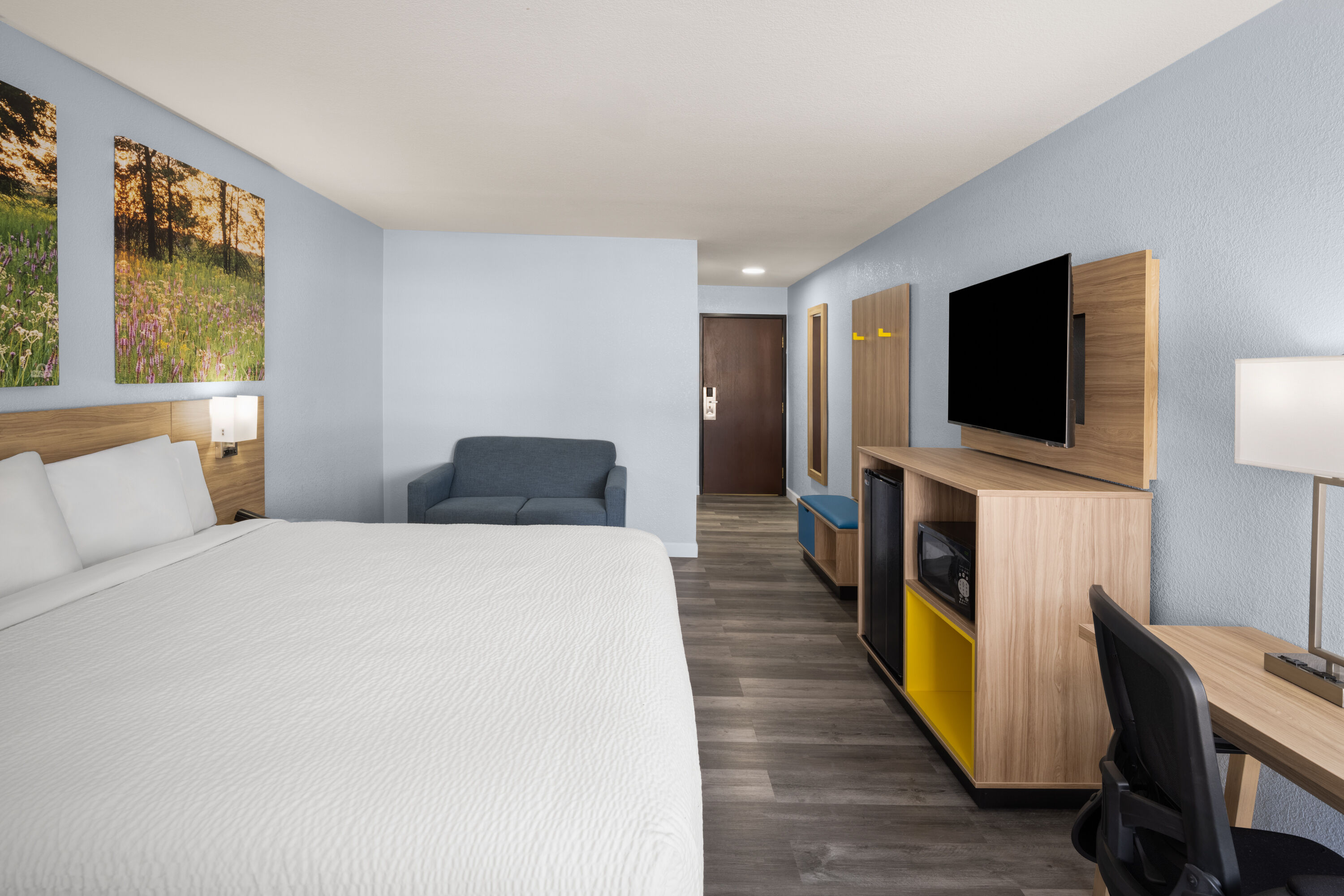 Guest room at the Days Inn by Wyndham Dodge City in Dodge City, Kansas