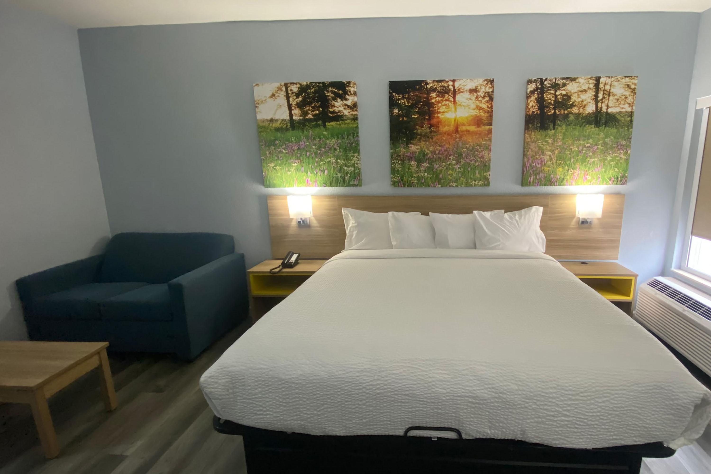 Guest room at the Days Inn by Wyndham Dodge City in Dodge City, Kansas