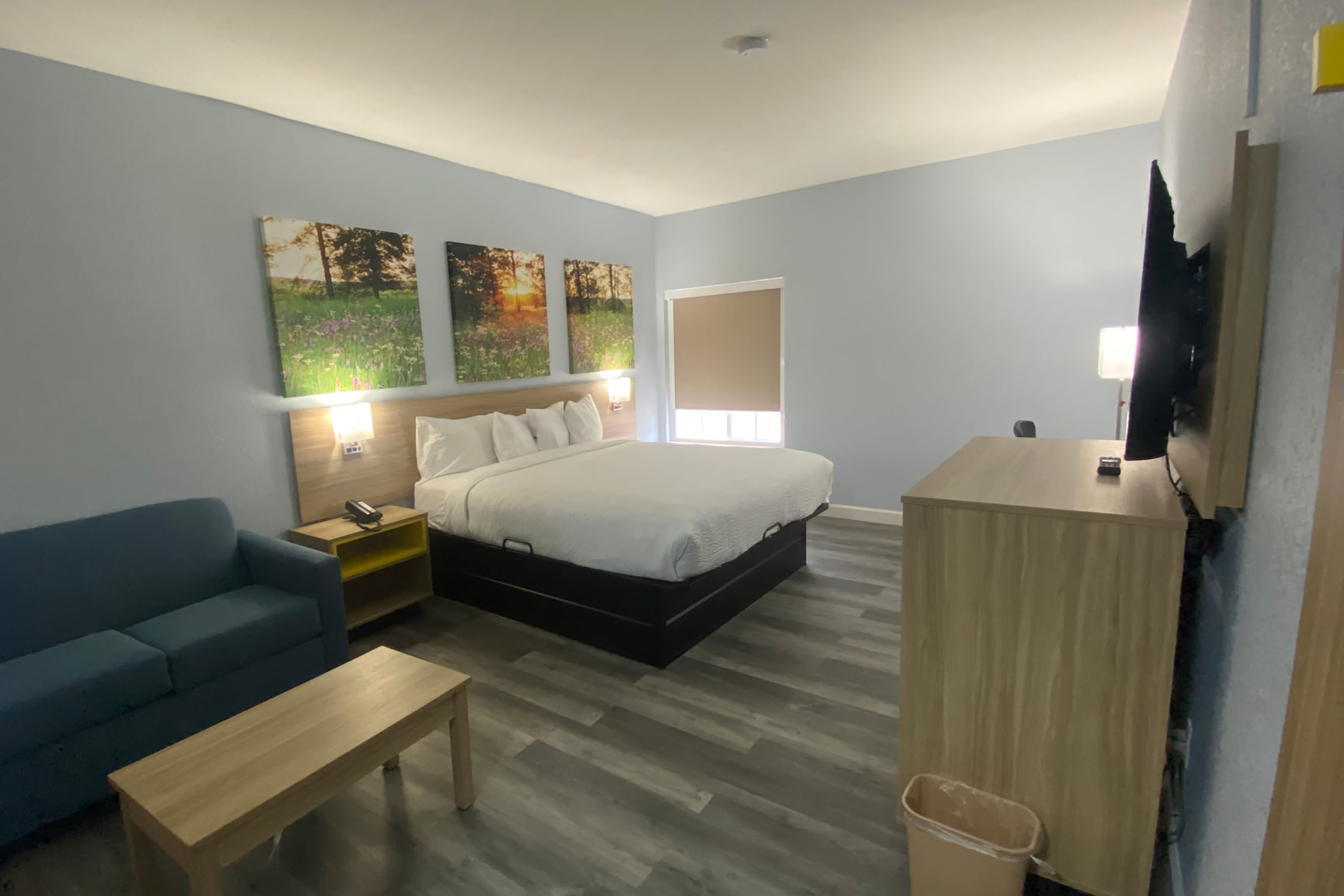 Guest room at the Days Inn by Wyndham Dodge City in Dodge City, Kansas