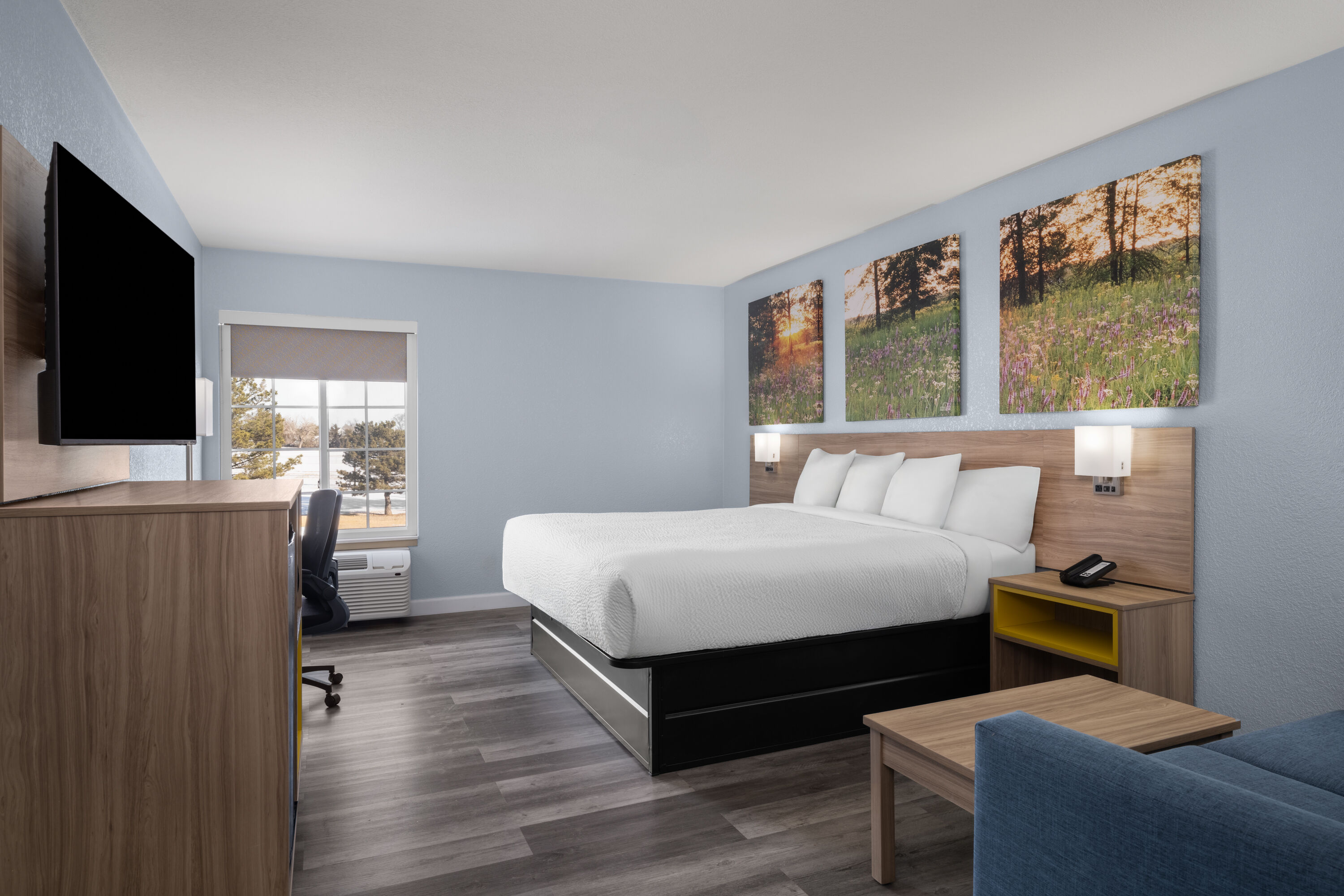 Guest room at the Days Inn by Wyndham Dodge City in Dodge City, Kansas