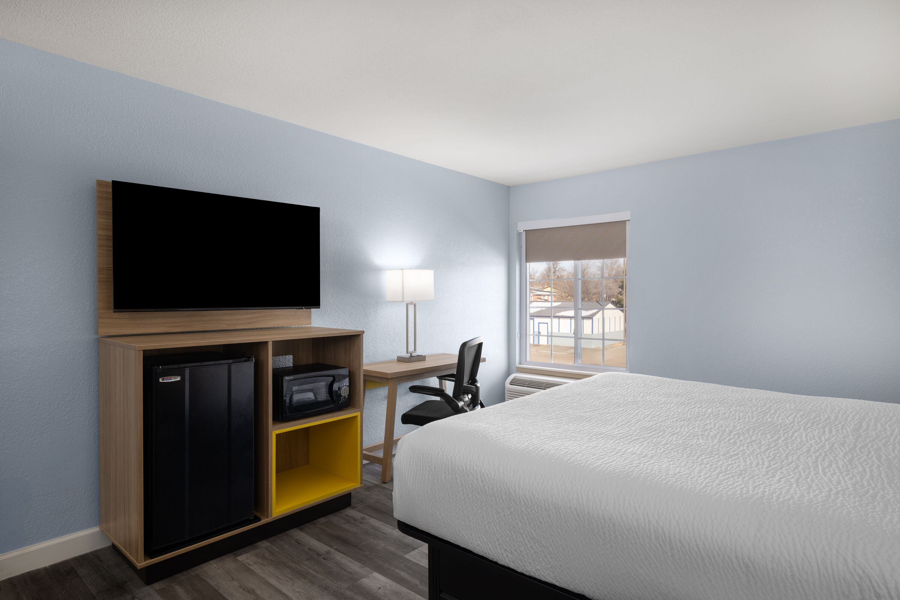 Guest room feature at the Days Inn by Wyndham Dodge City in Dodge City, Kansas