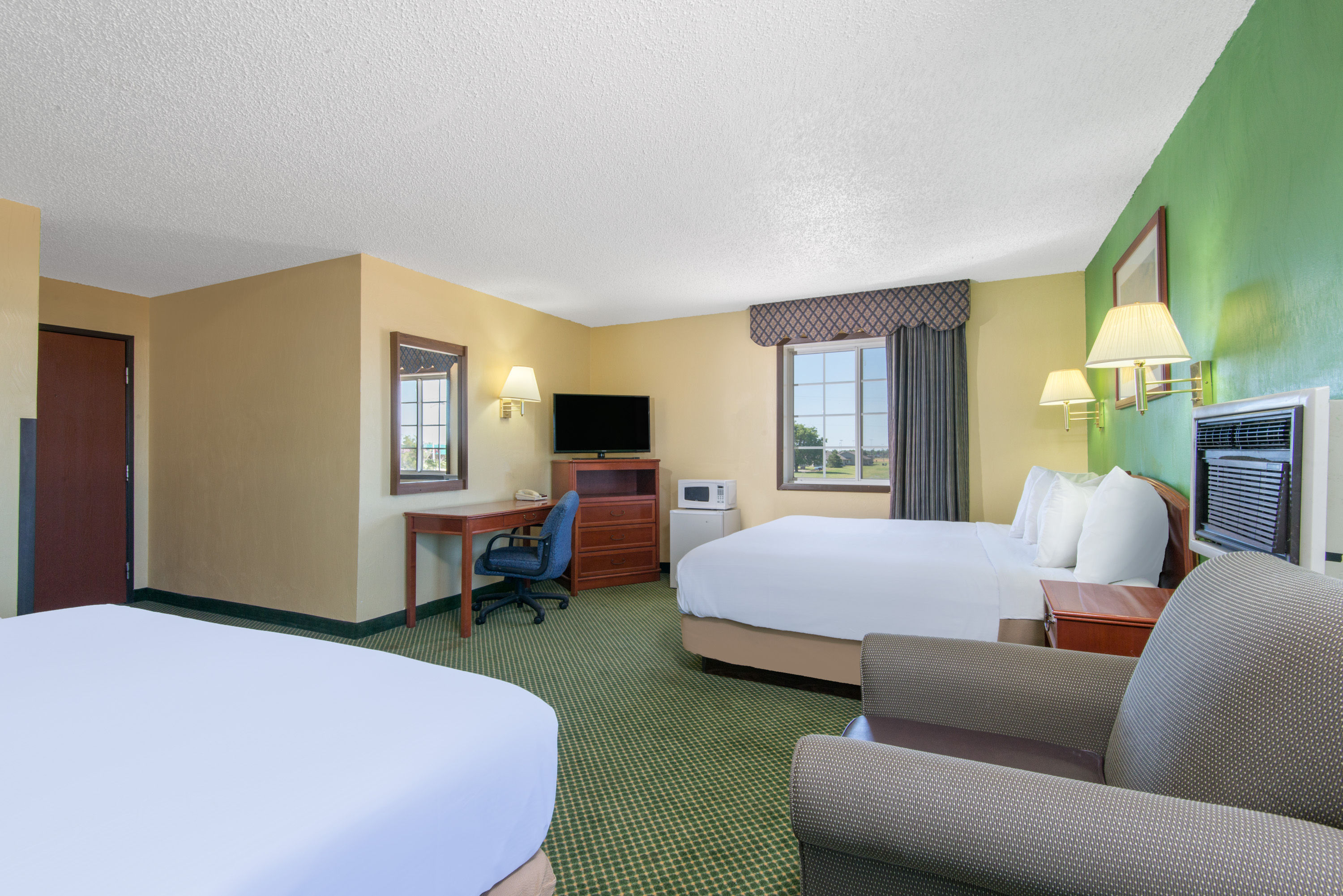 Days Inn by Wyndham Great Bend suite in Great Bend, Kansas