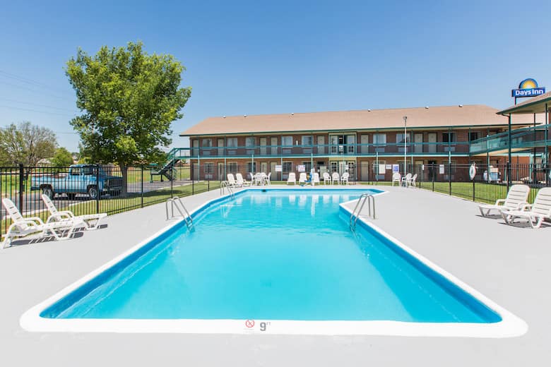 Days Inn Hays Hotels Ks 67601 Pool At The Days Inn Hays In Kansas