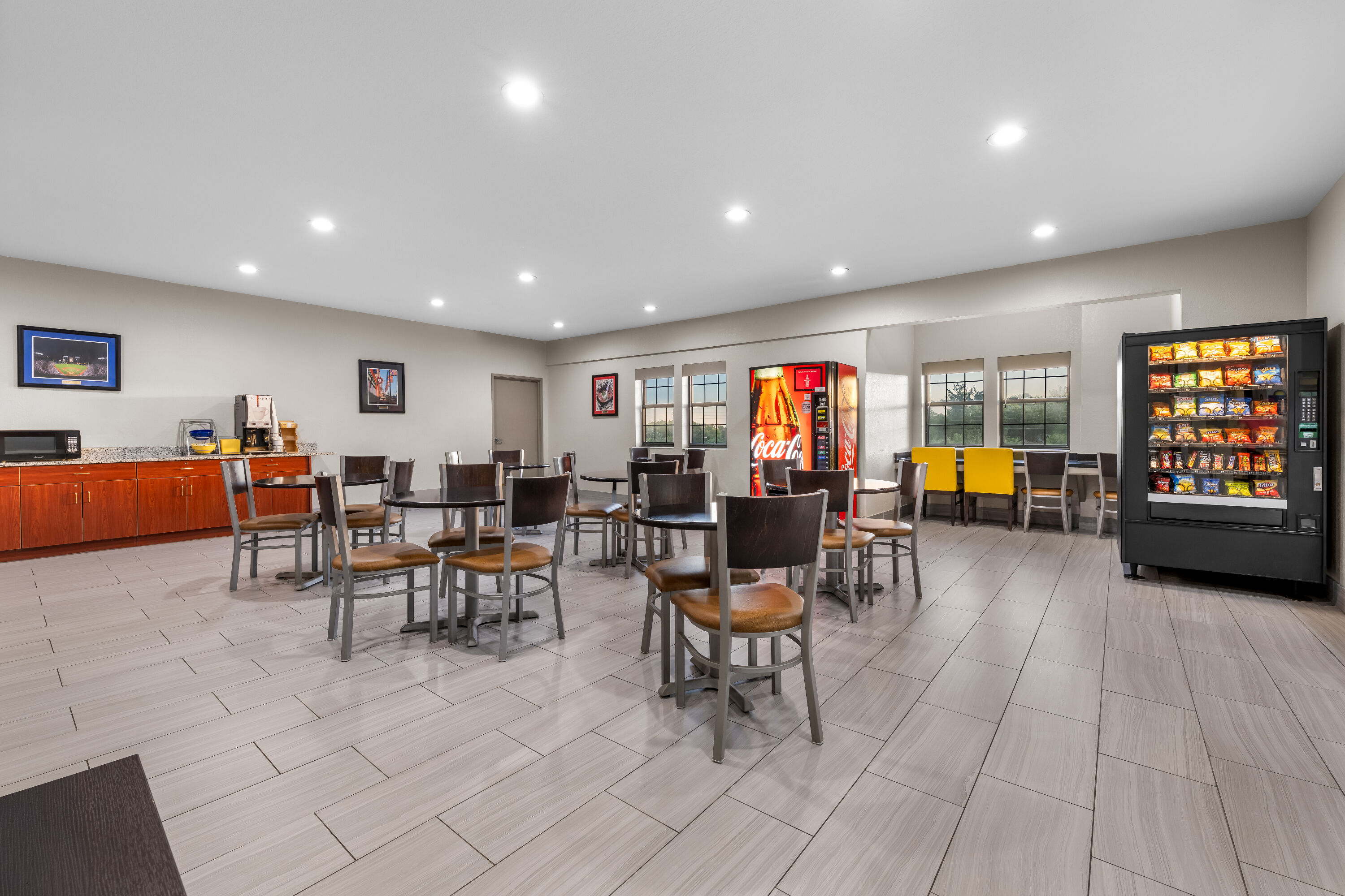 Days Inn by Wyndham near Kansas Speedway restaurant breakfast area with seating in Kansas City, Kansas