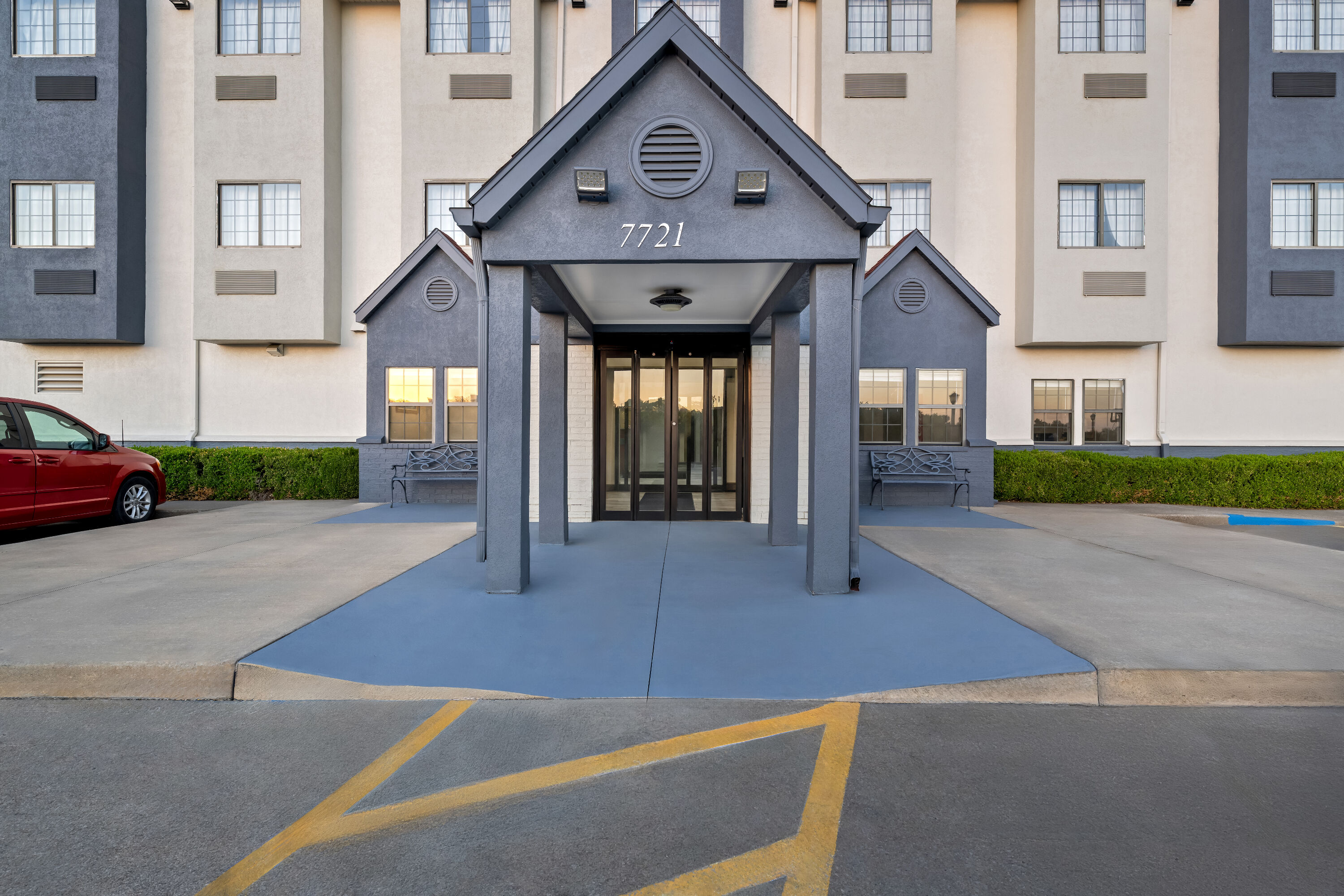 Exterior Day Image of Days Inn by Wyndham near Kansas Speedway hotel in Kansas City, Kansas