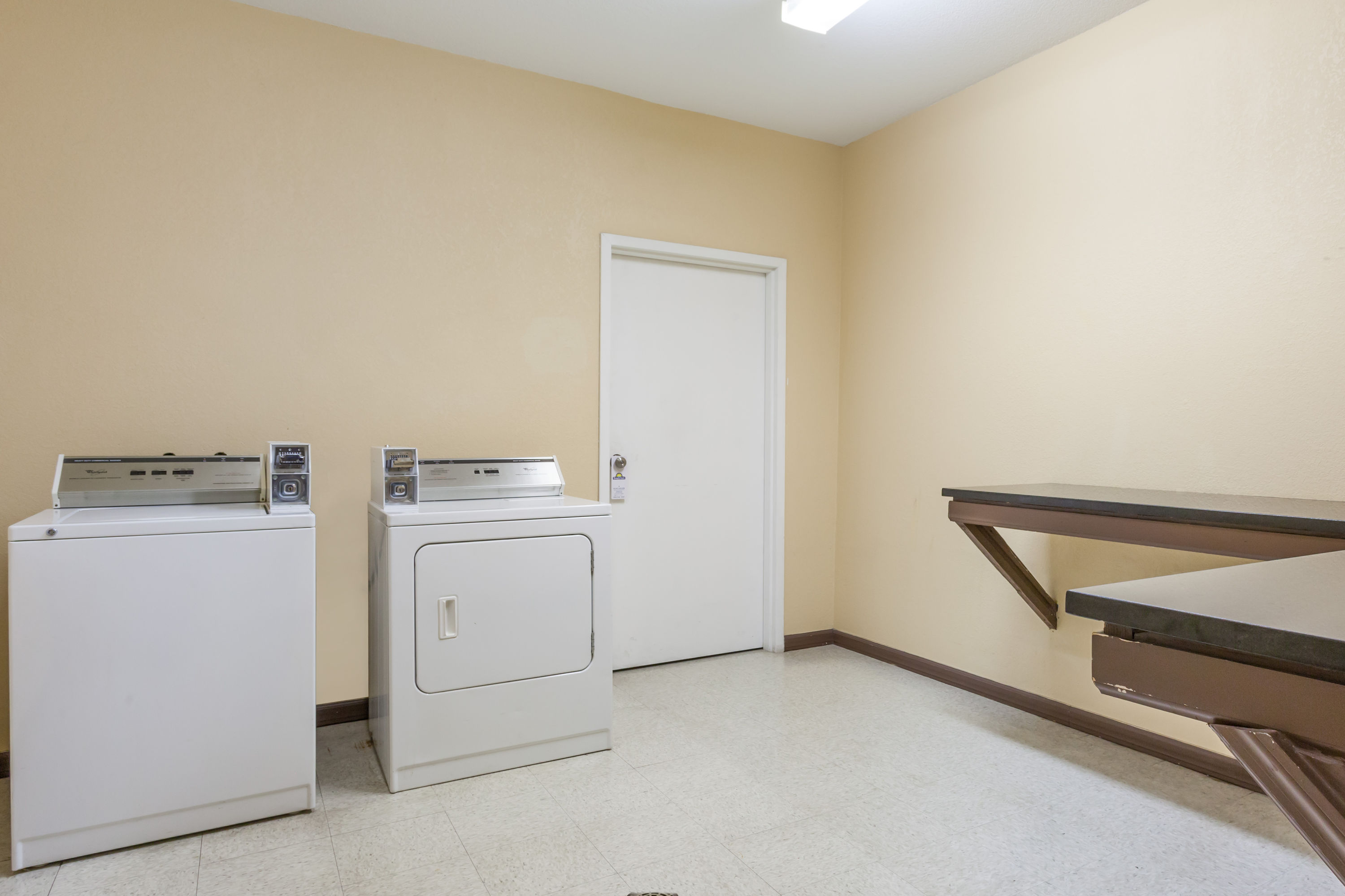 Days Inn By Wyndham Near Kansas Speedway Kansas City Ks