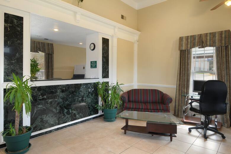 Days Inn KU Lawrence hotel lobby in Lawrence, Kansas