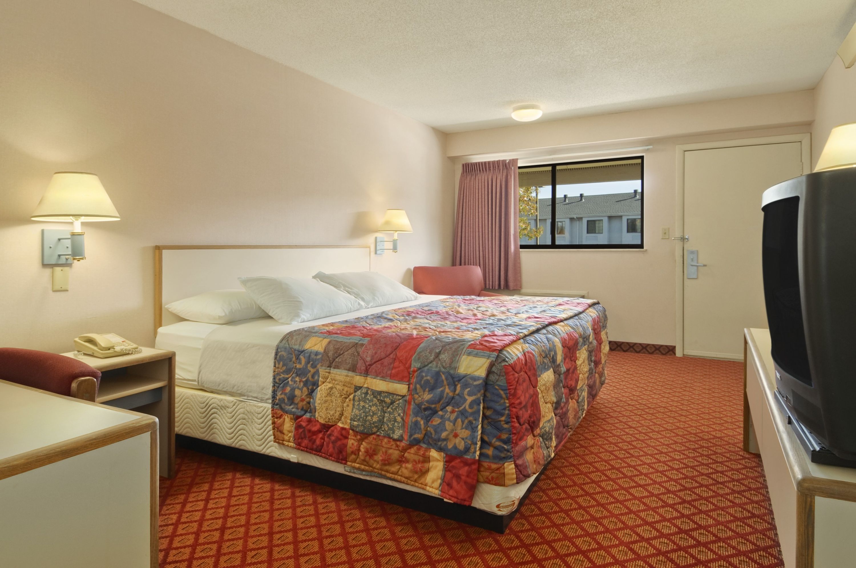 Days Inn By Wyndham Overland Park Metcalf Convention