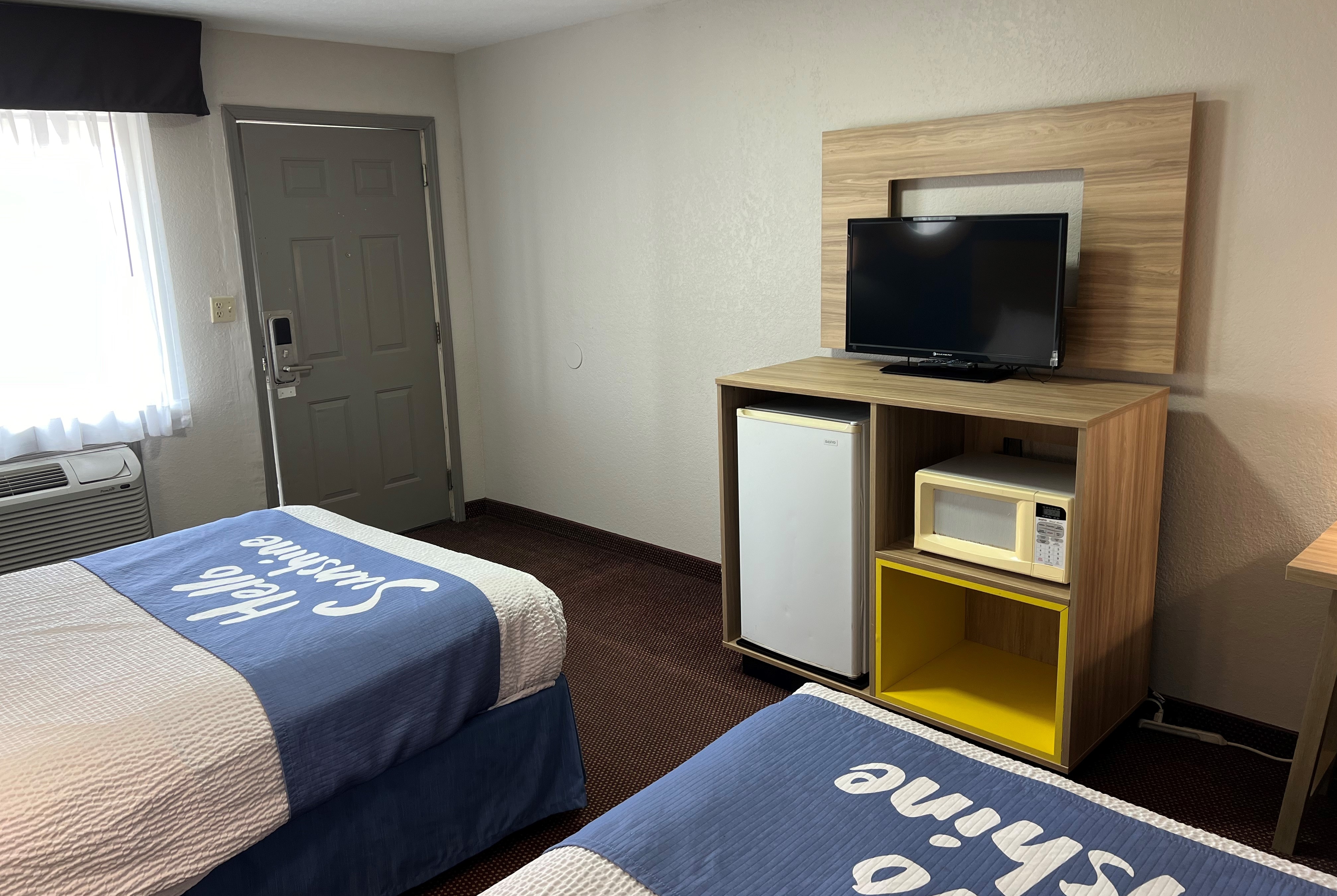 Guest room at the Days Inn by Wyndham Pratt in Pratt, Kansas
