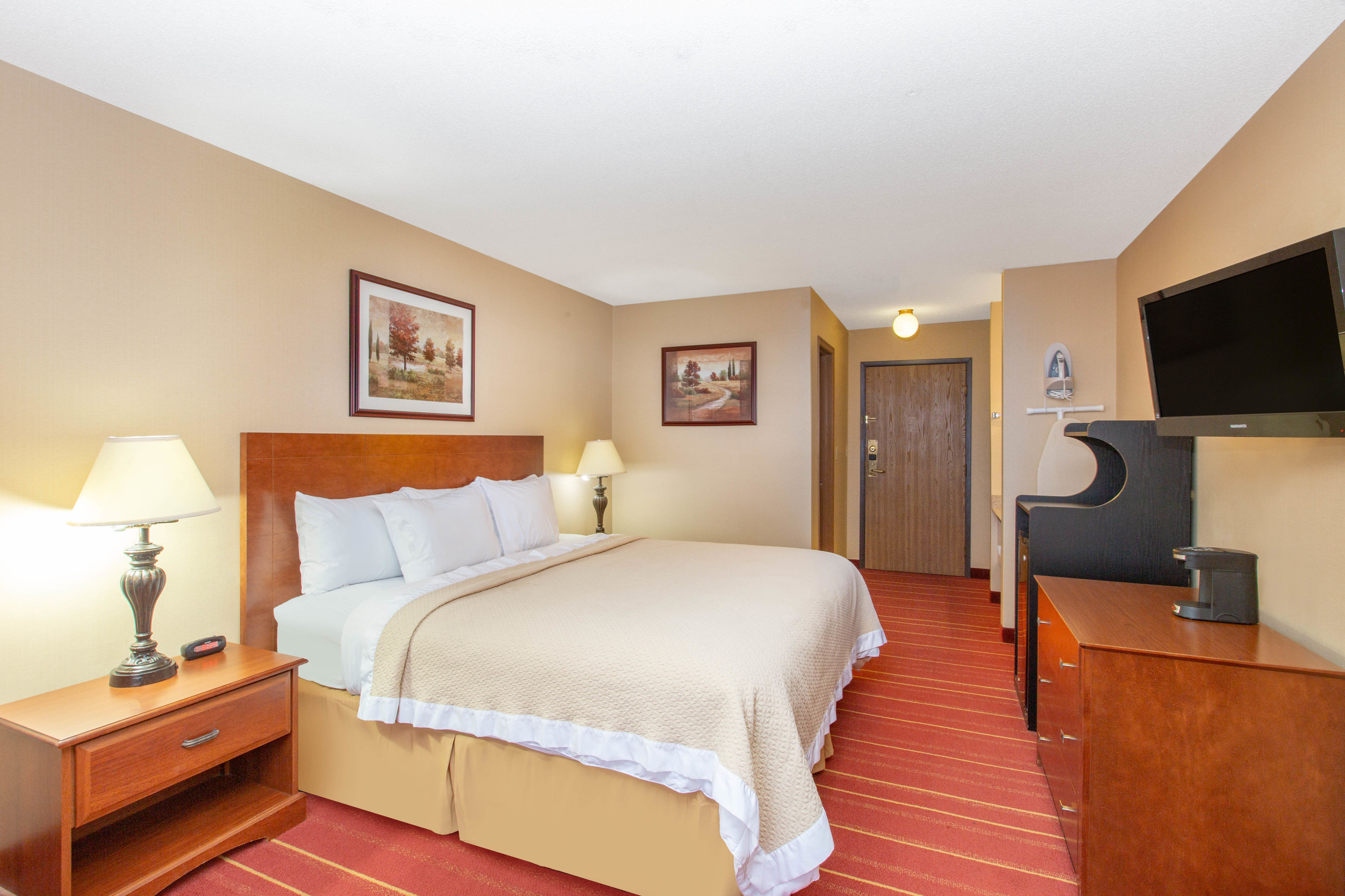 Guest room at the Days Inn by Wyndham Salina I-70 in Salina, Kansas