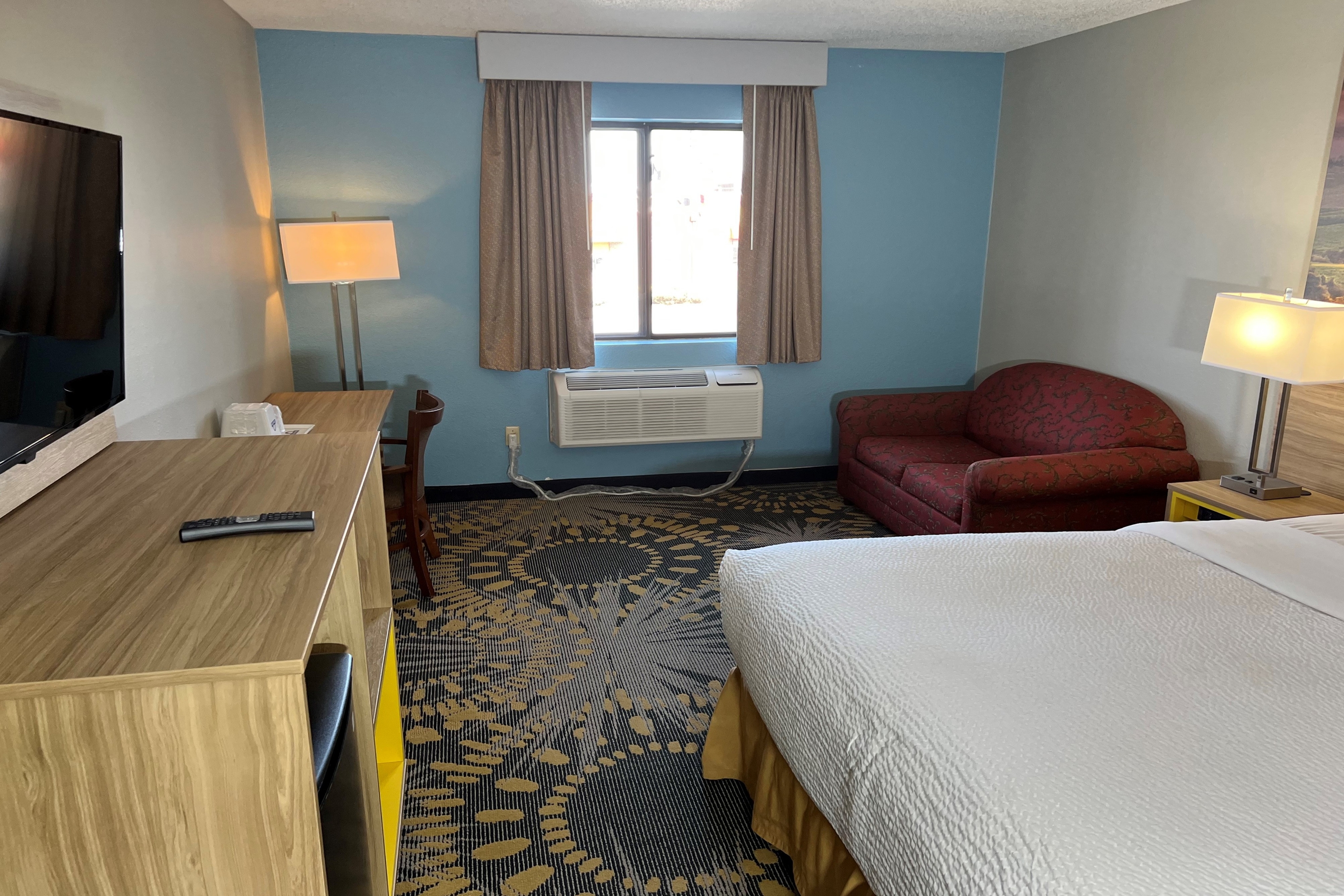 Guest room at the Days Inn by Wyndham Salina I-70 in Salina, Kansas