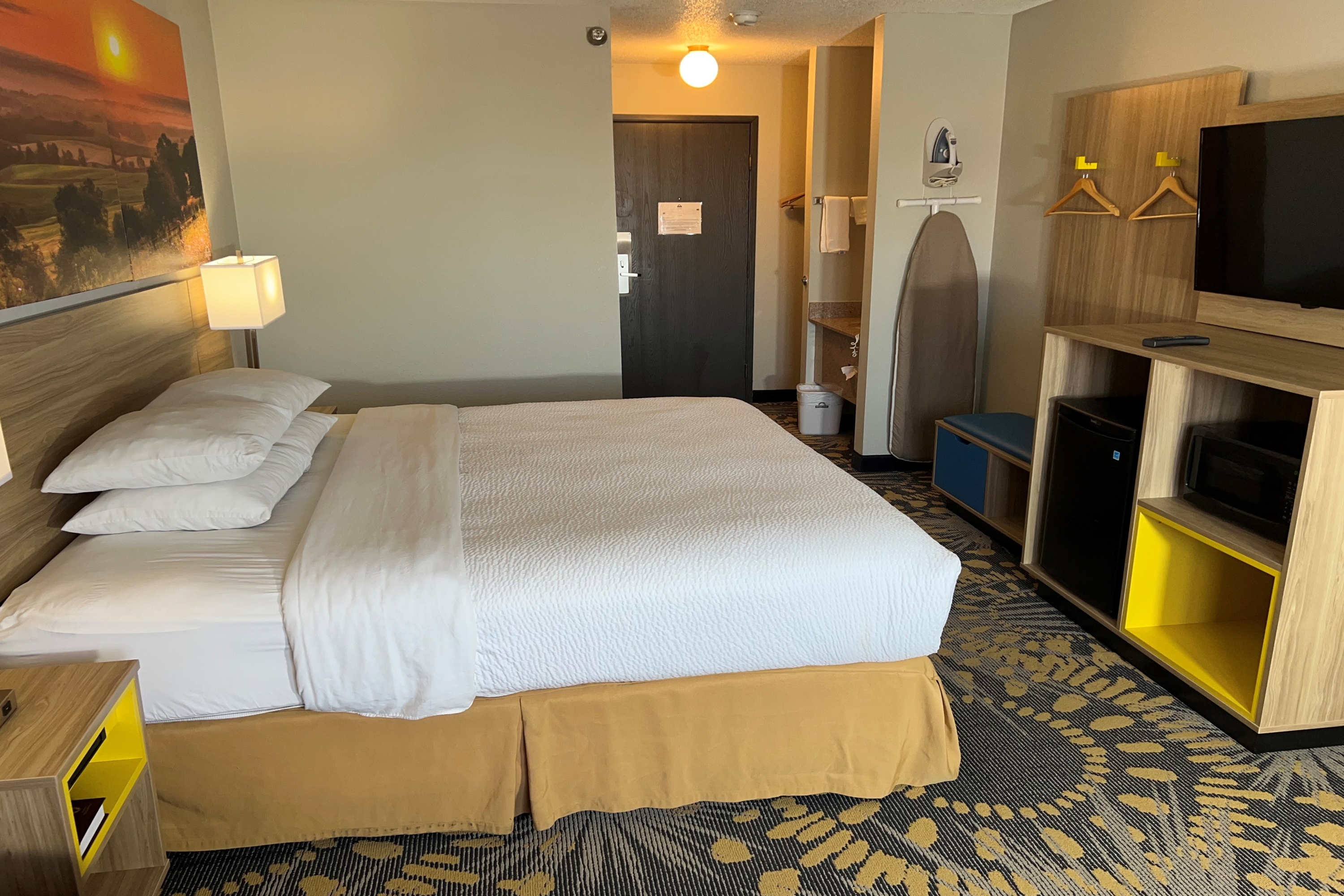 Guest room at the Days Inn by Wyndham Salina I-70 in Salina, Kansas