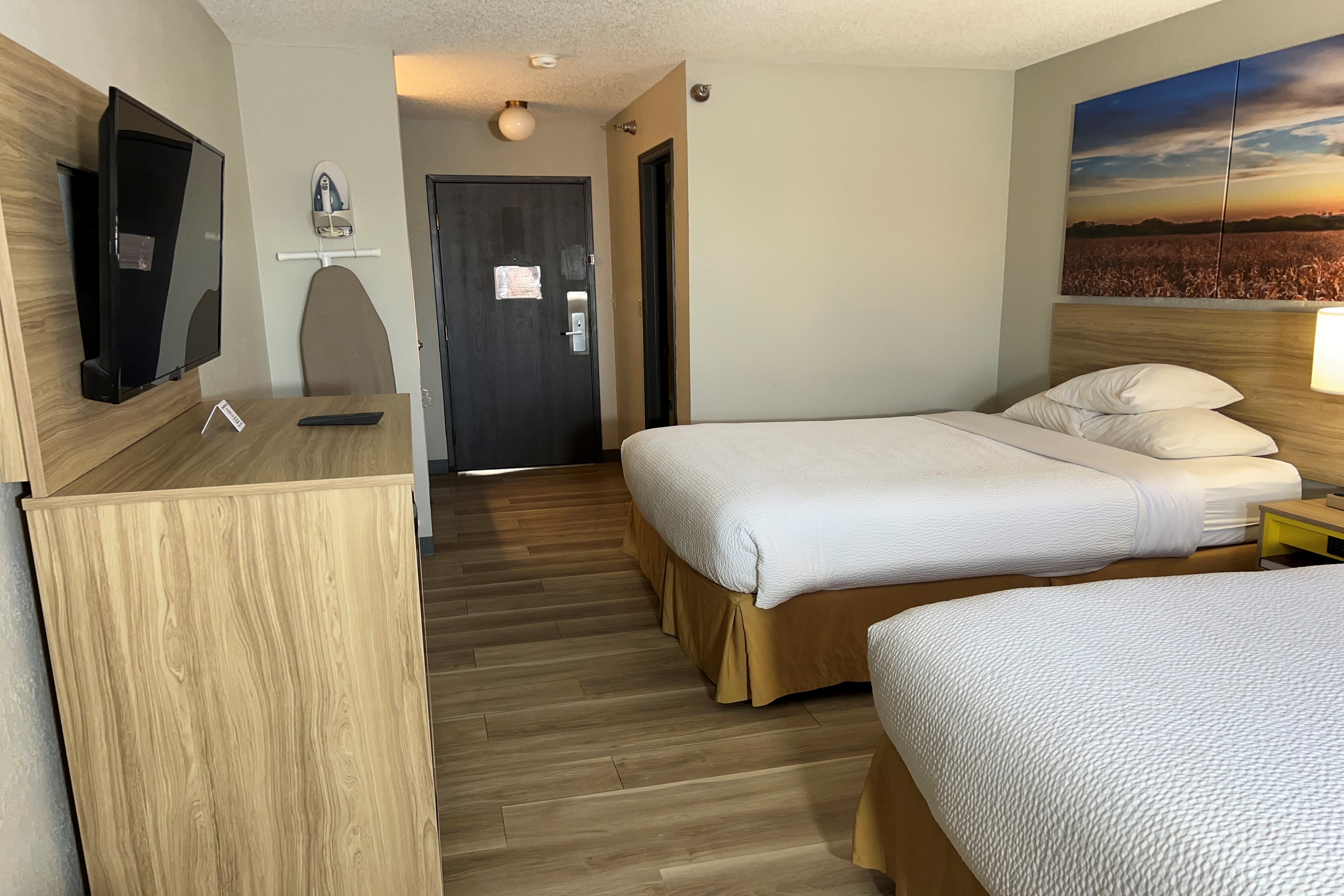 Guest room at the Days Inn by Wyndham Salina I-70 in Salina, Kansas