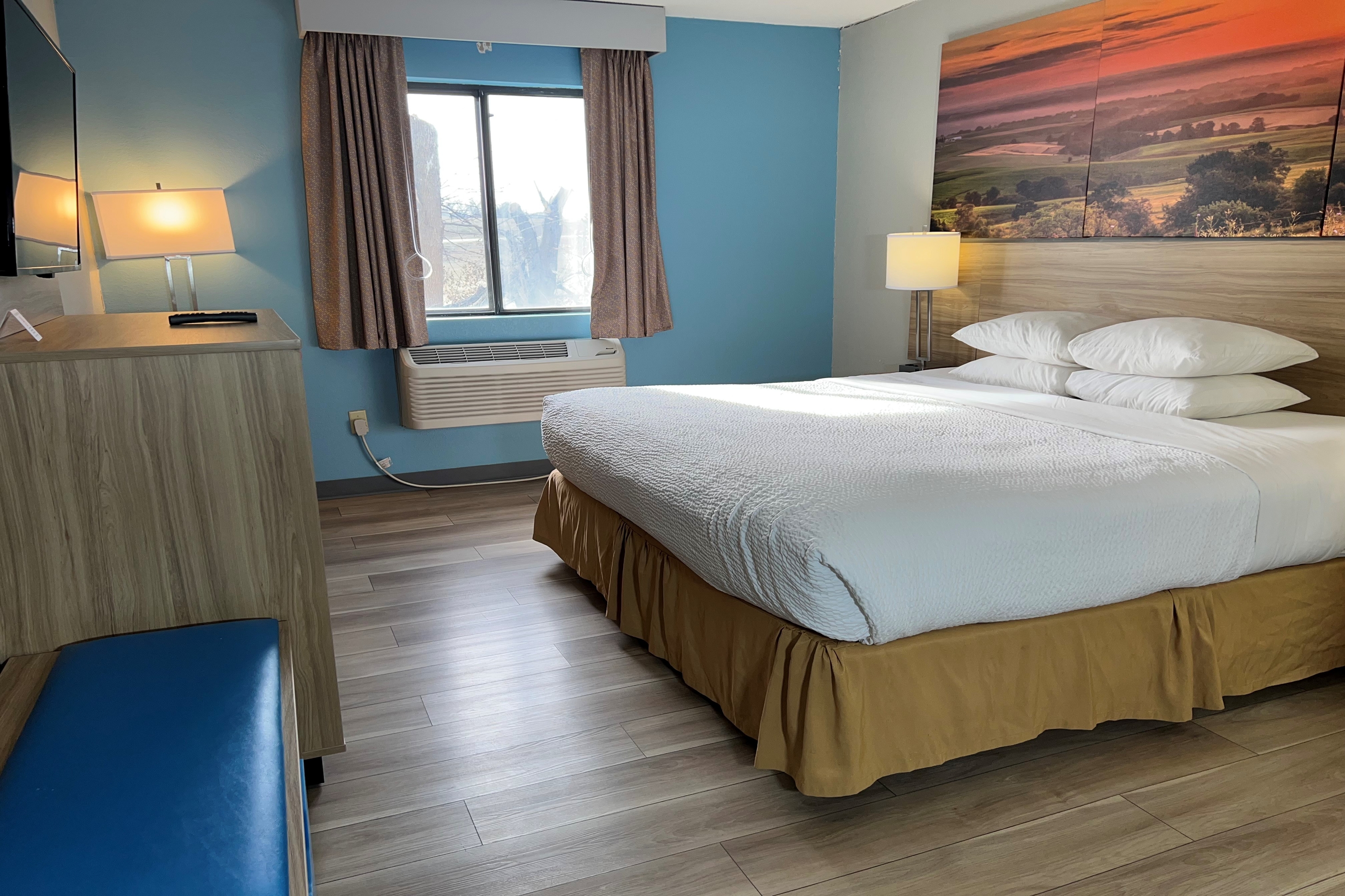 Guest room at the Days Inn by Wyndham Salina I-70 in Salina, Kansas