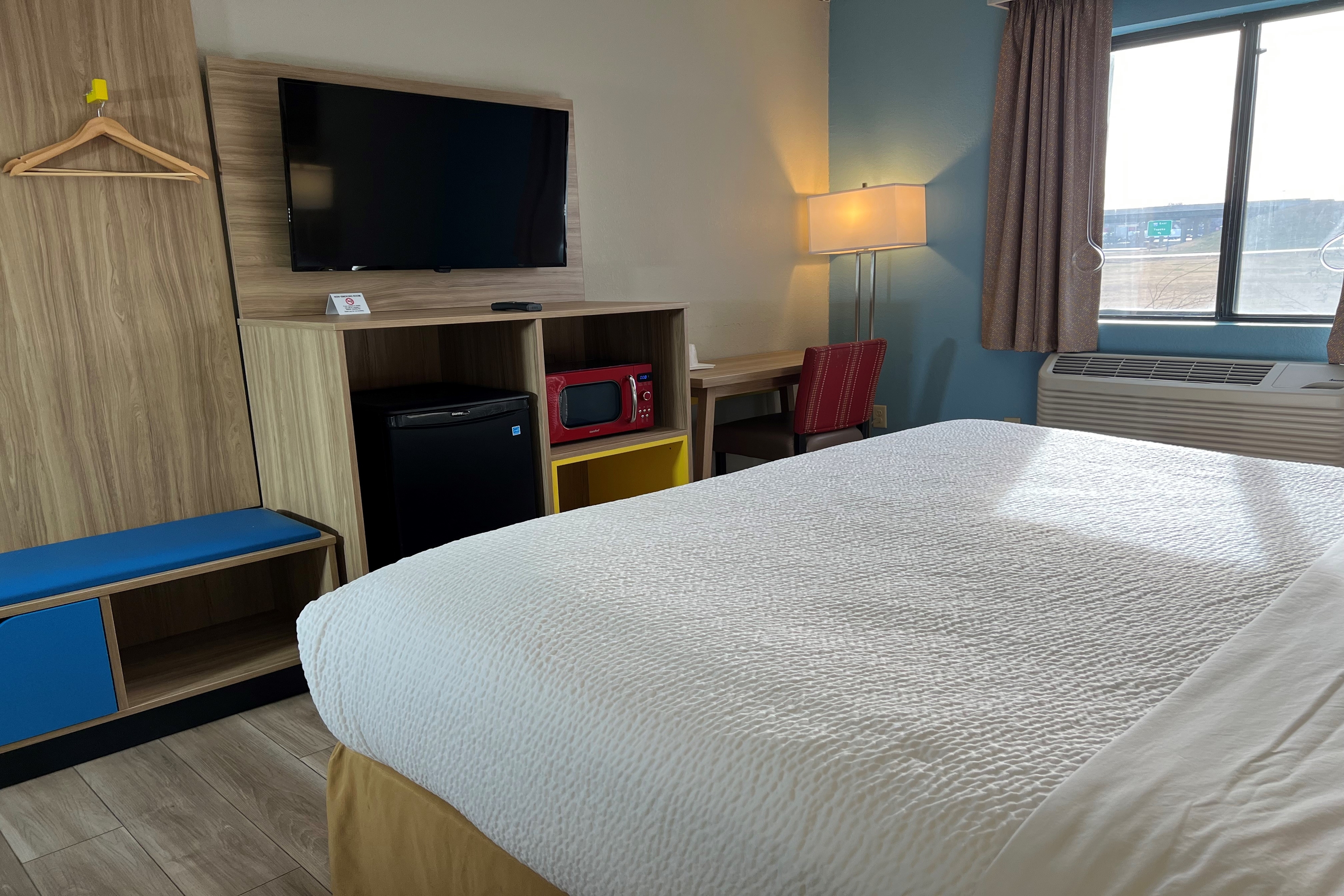 Guest room at the Days Inn by Wyndham Salina I-70 in Salina, Kansas