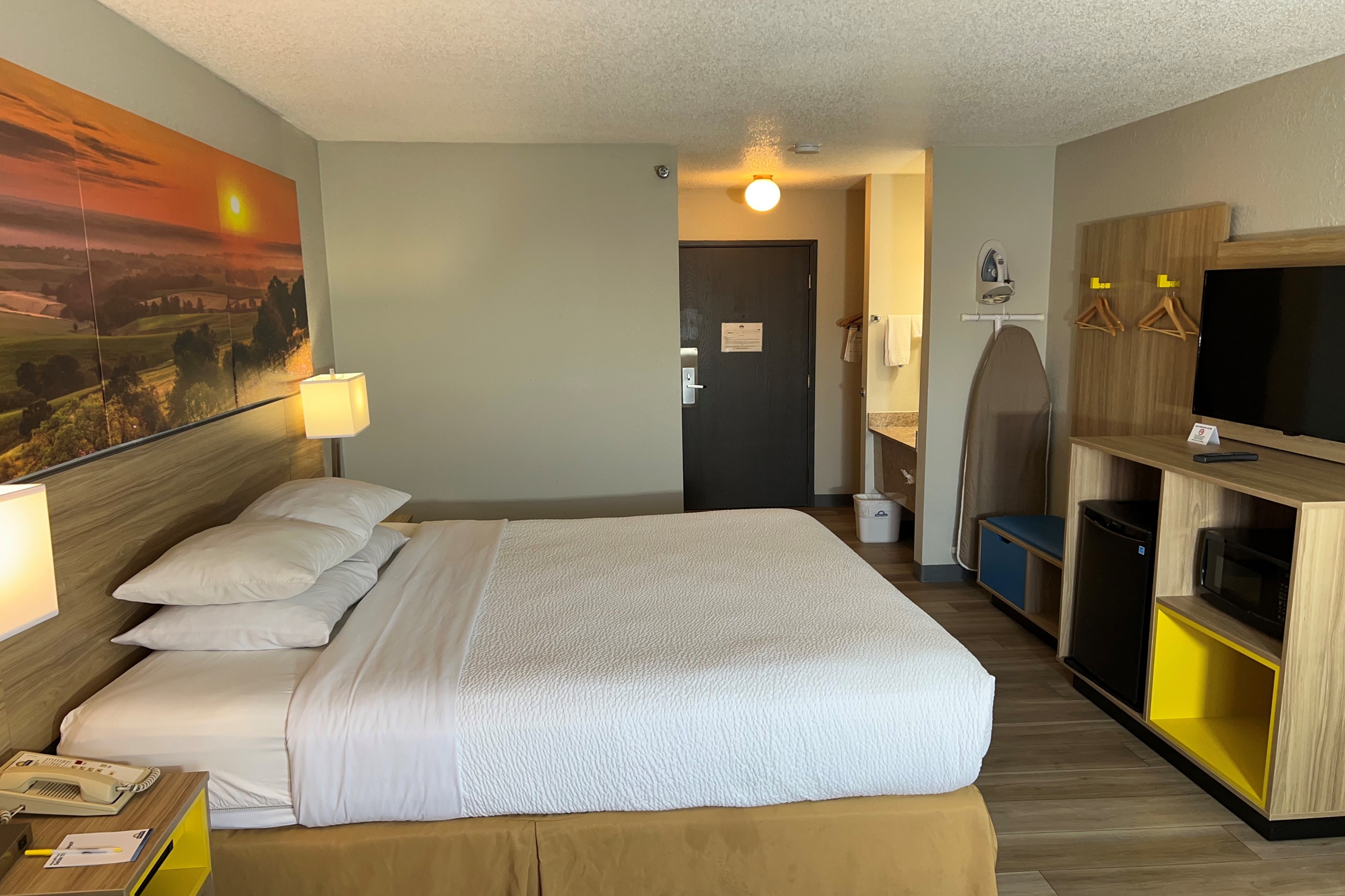 Guest room at the Days Inn by Wyndham Salina I-70 in Salina, Kansas