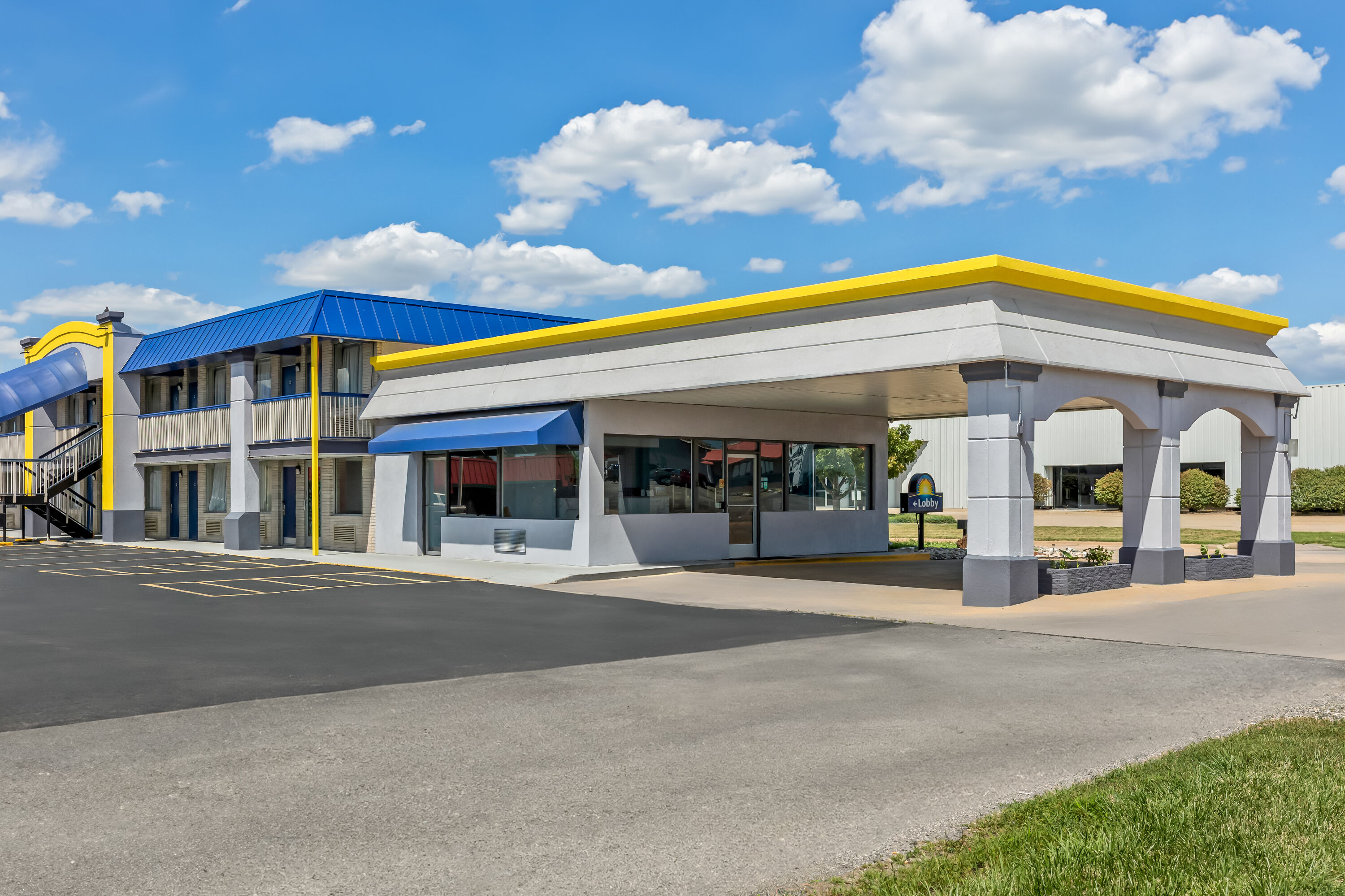 Exterior Day Image of Days Inn by Wyndham Salina South hotel in Salina, Kansas