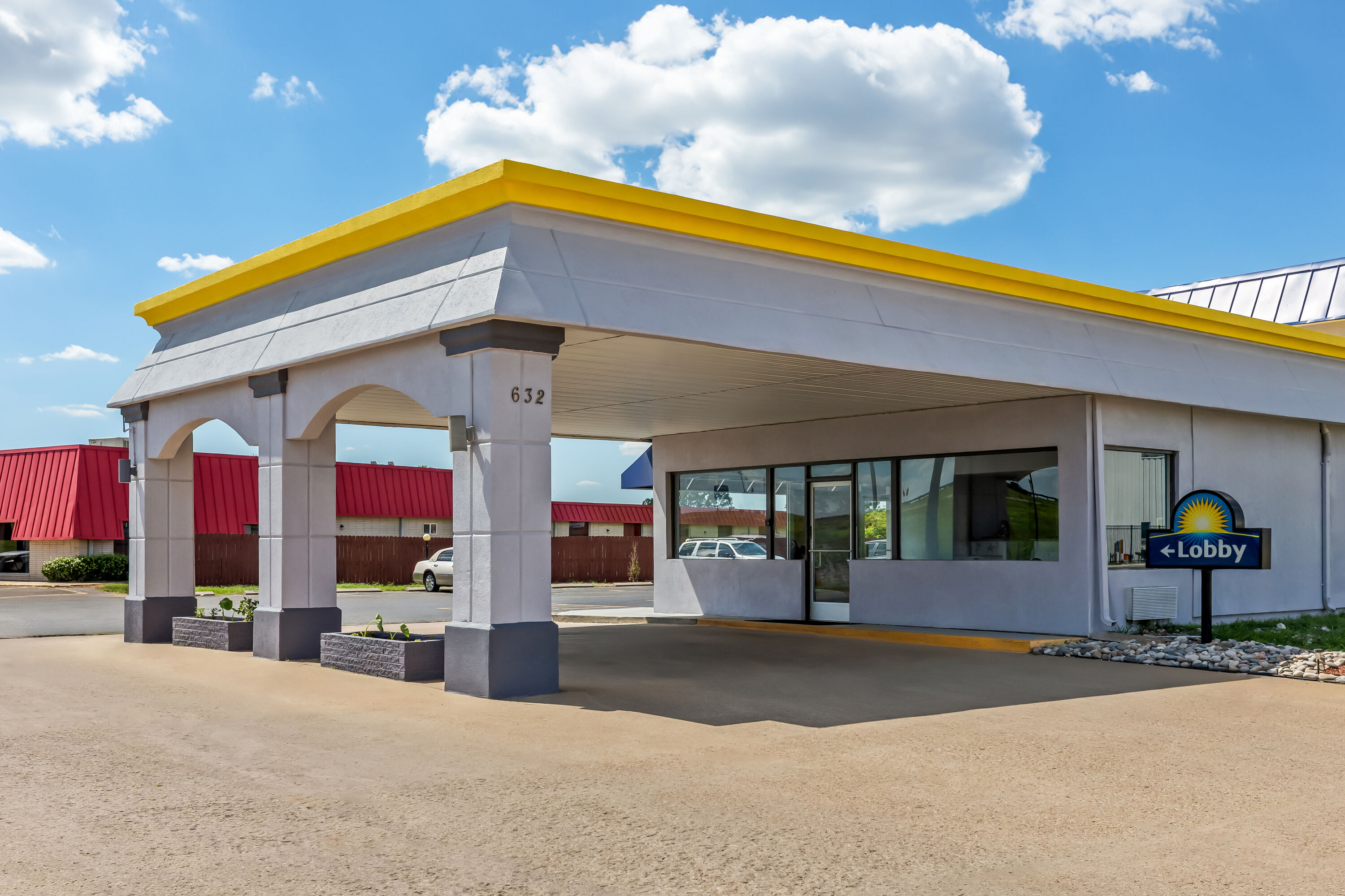 Exterior Day Image of Days Inn by Wyndham Salina South hotel in Salina, Kansas