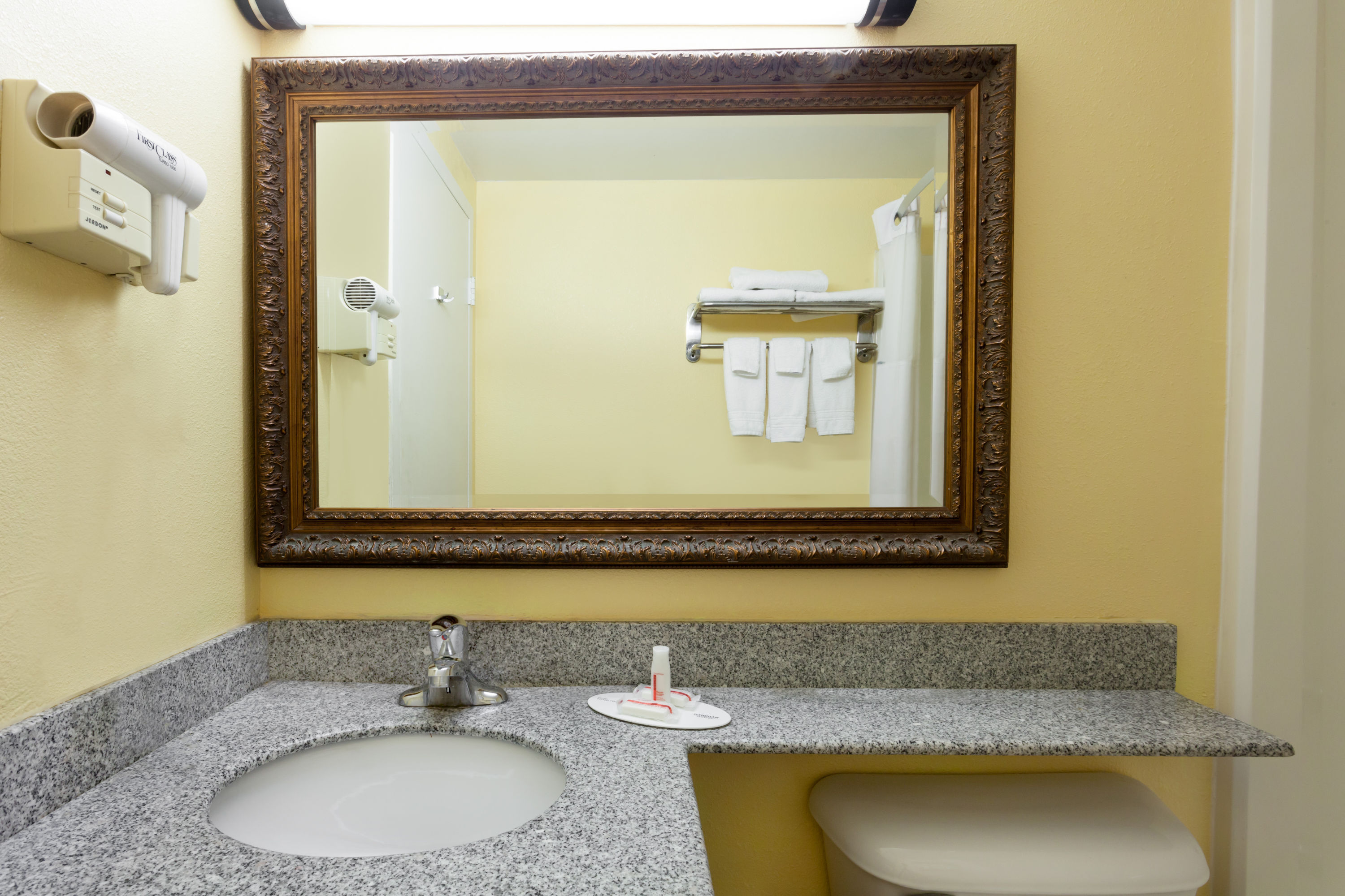 Days Inn By Wyndham Bowling Green Bowling Green Ky Hotels