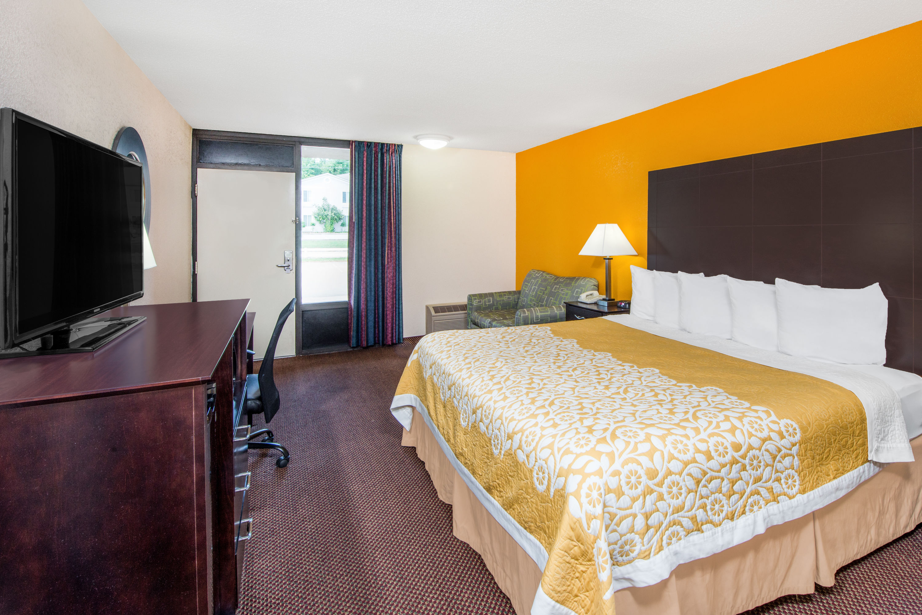 Guest room at the Days Inn by Wyndham Calvert City/Paducah East in Calvert City, Kentucky