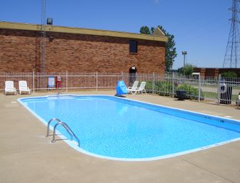 calvert city drive in website