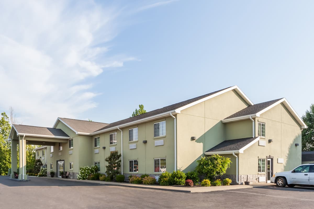 Days Inn By Wyndham Central City Hotels Ky 42330 Days Inn By Wyndham Central City