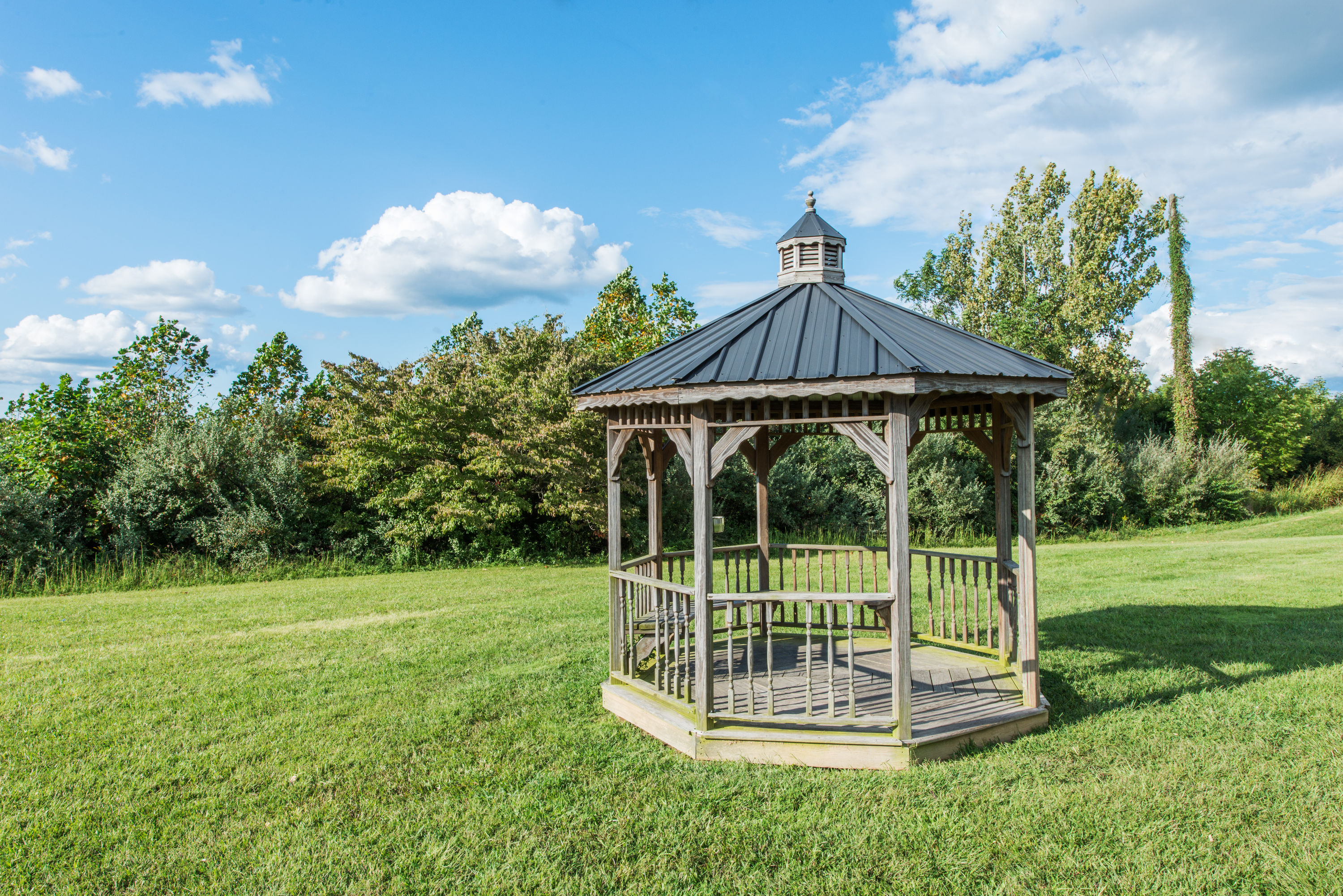Exterior of Days Inn by Wyndham Elizabethtown hotel in Elizabethtown, Kentucky