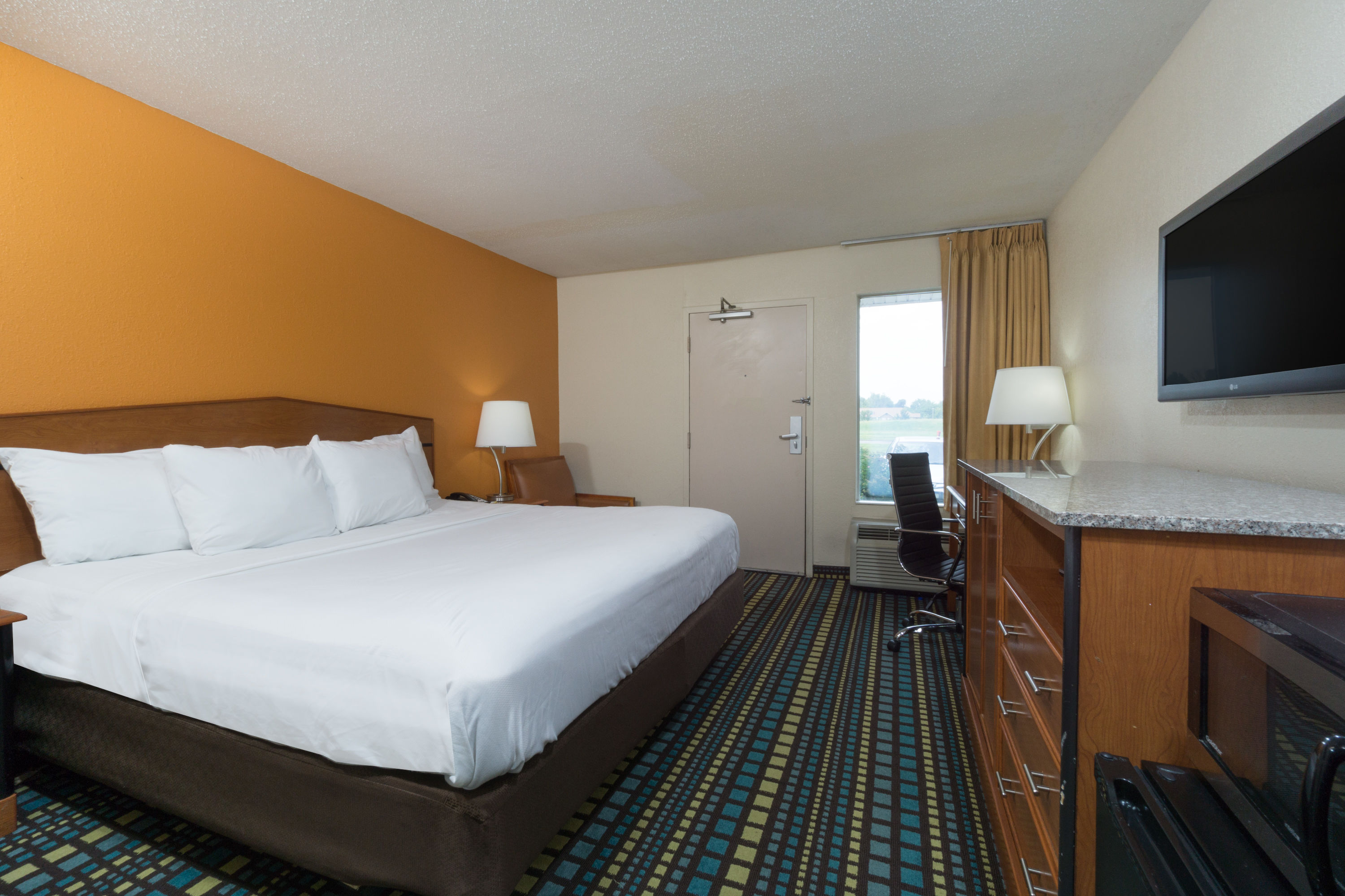 Guest room at the Days Inn by Wyndham Florence Cincinnati Area in Florence, Kentucky