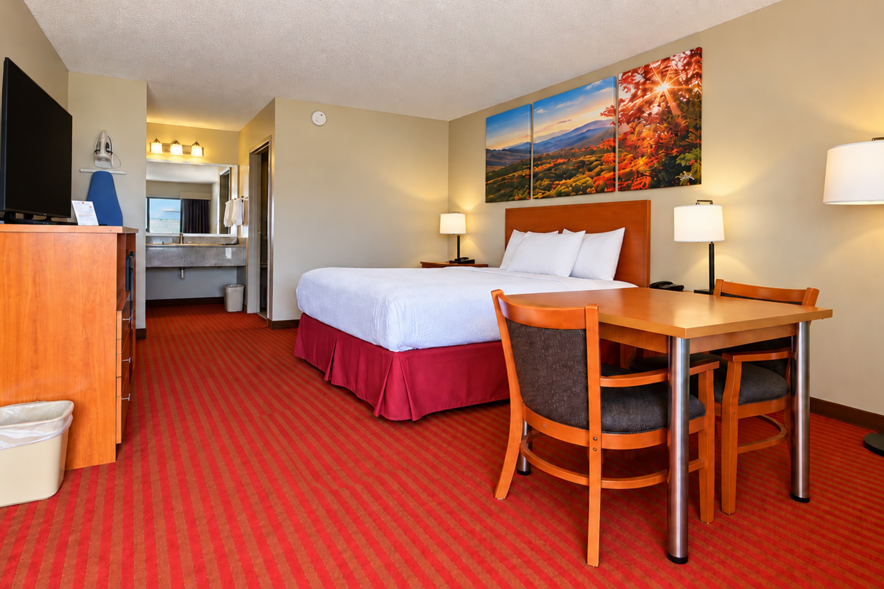 Guest room at the Days Inn by Wyndham Franklin in Franklin, Kentucky