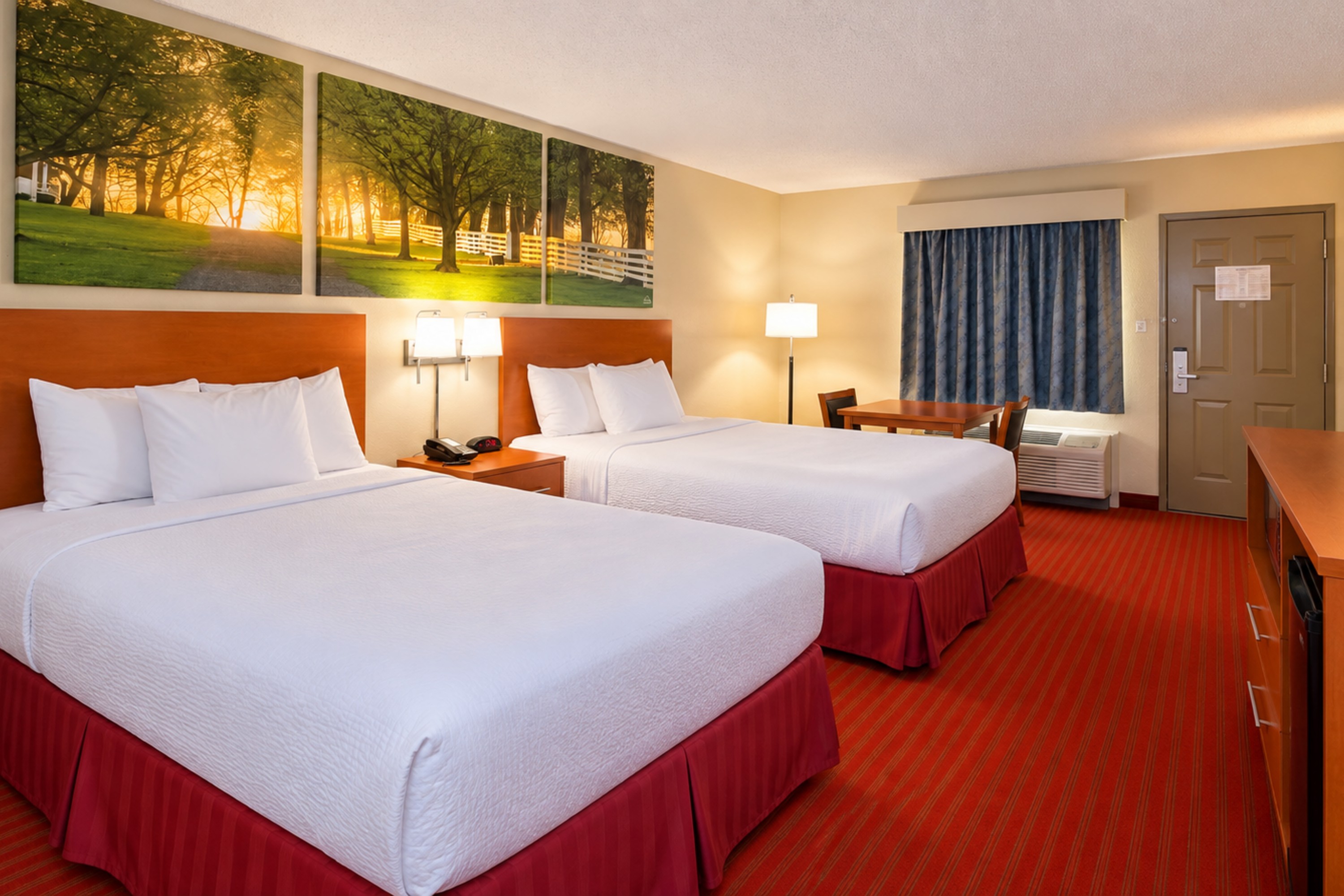 Guest room at the Days Inn by Wyndham Franklin in Franklin, Kentucky