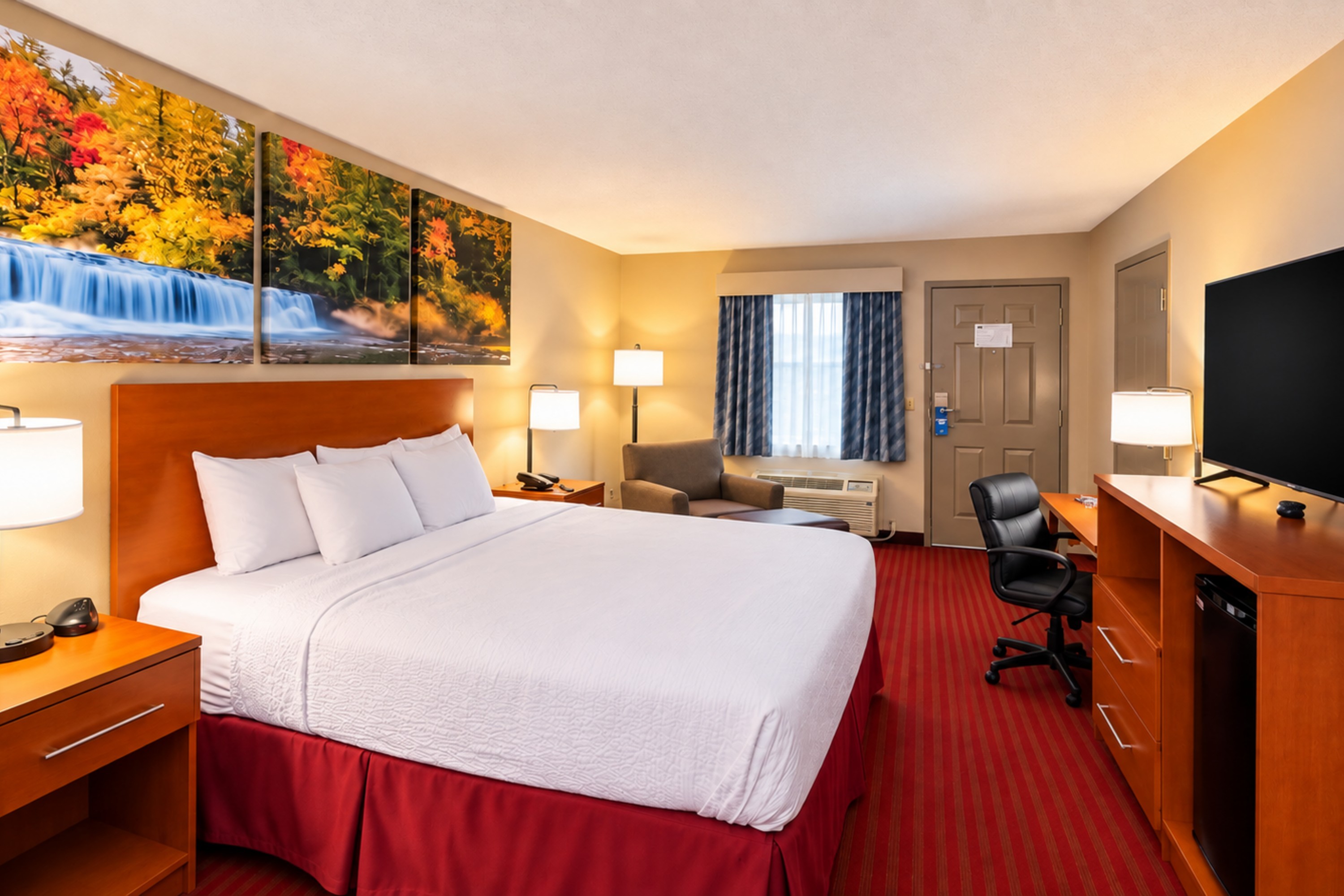 Guest room at the Days Inn by Wyndham Franklin in Franklin, Kentucky