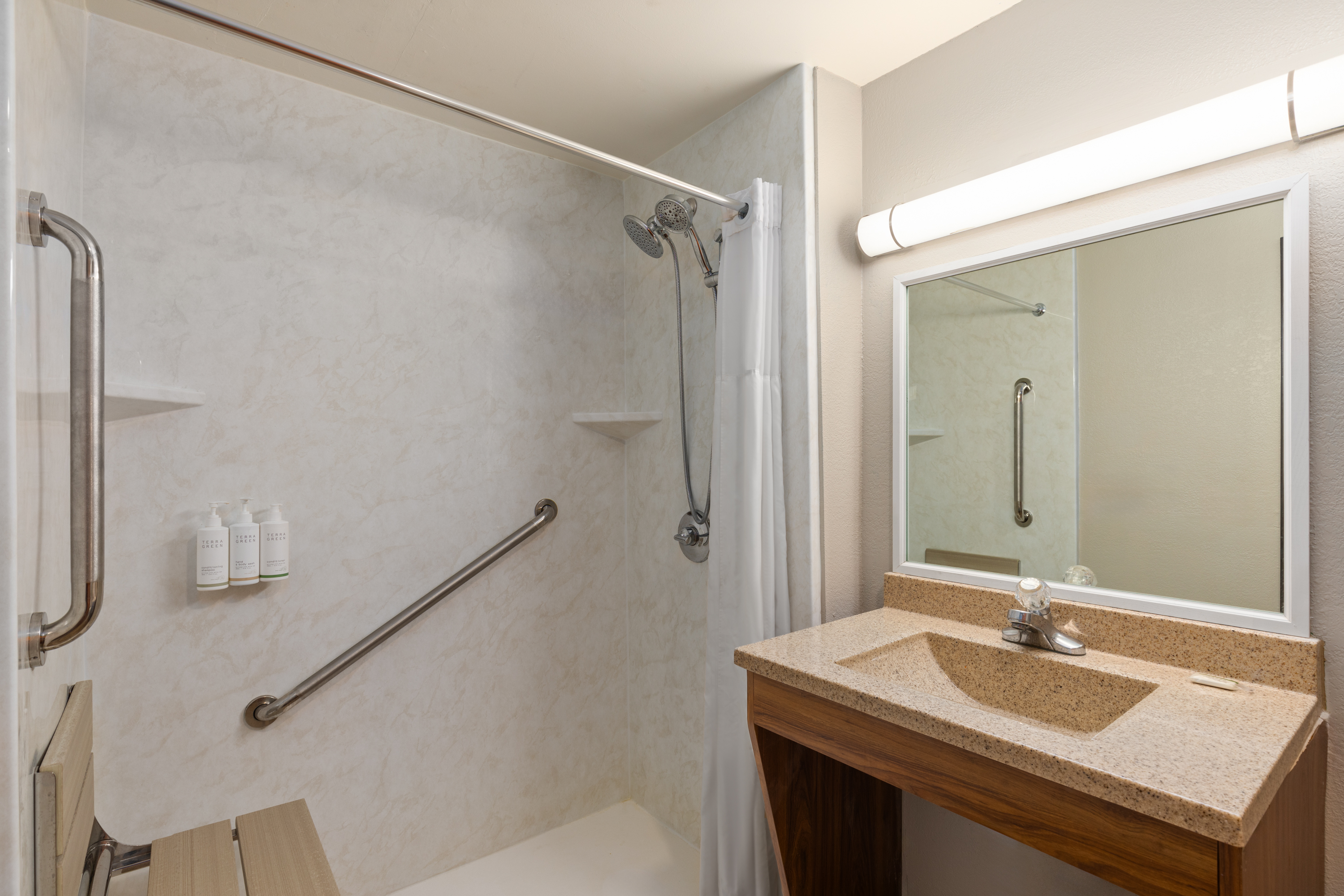 Guest room at the Days Inn by Wyndham Glasgow in Glasgow, Kentucky