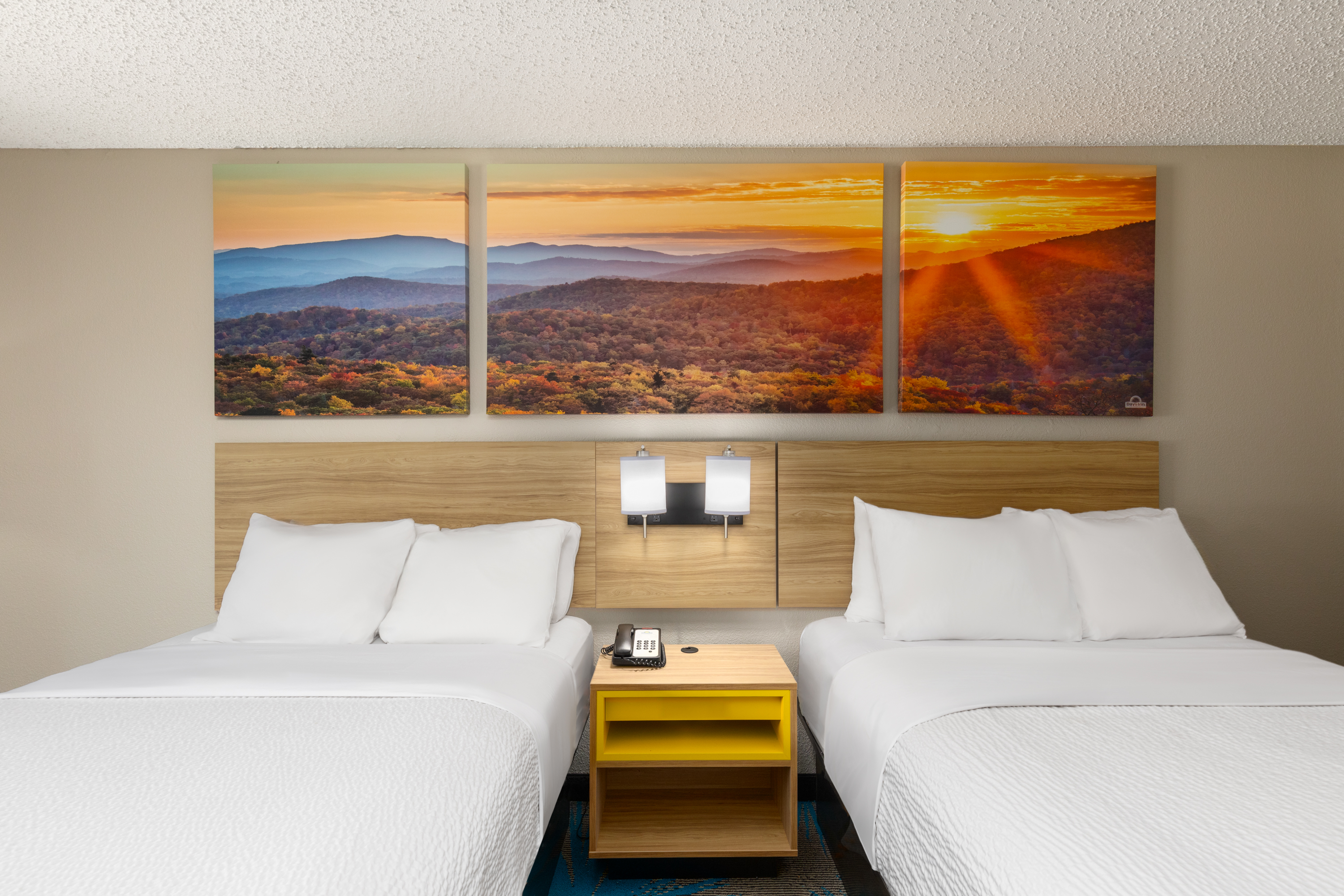 Guest room at the Days Inn by Wyndham Glasgow in Glasgow, Kentucky