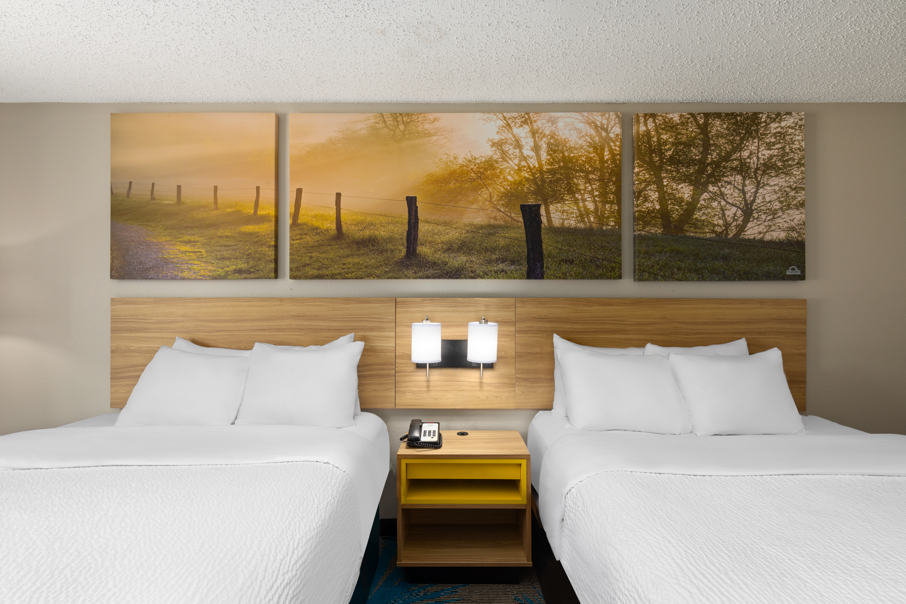 Guest room at the Days Inn by Wyndham Glasgow in Glasgow, Kentucky