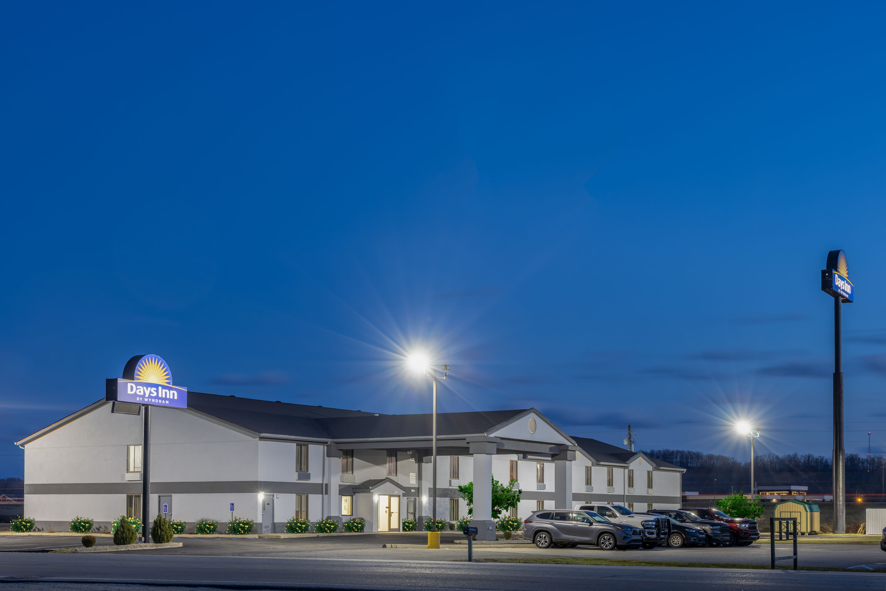 Exterior Dusk Image of Days Inn by Wyndham Grayson hotel in Grayson, Kentucky