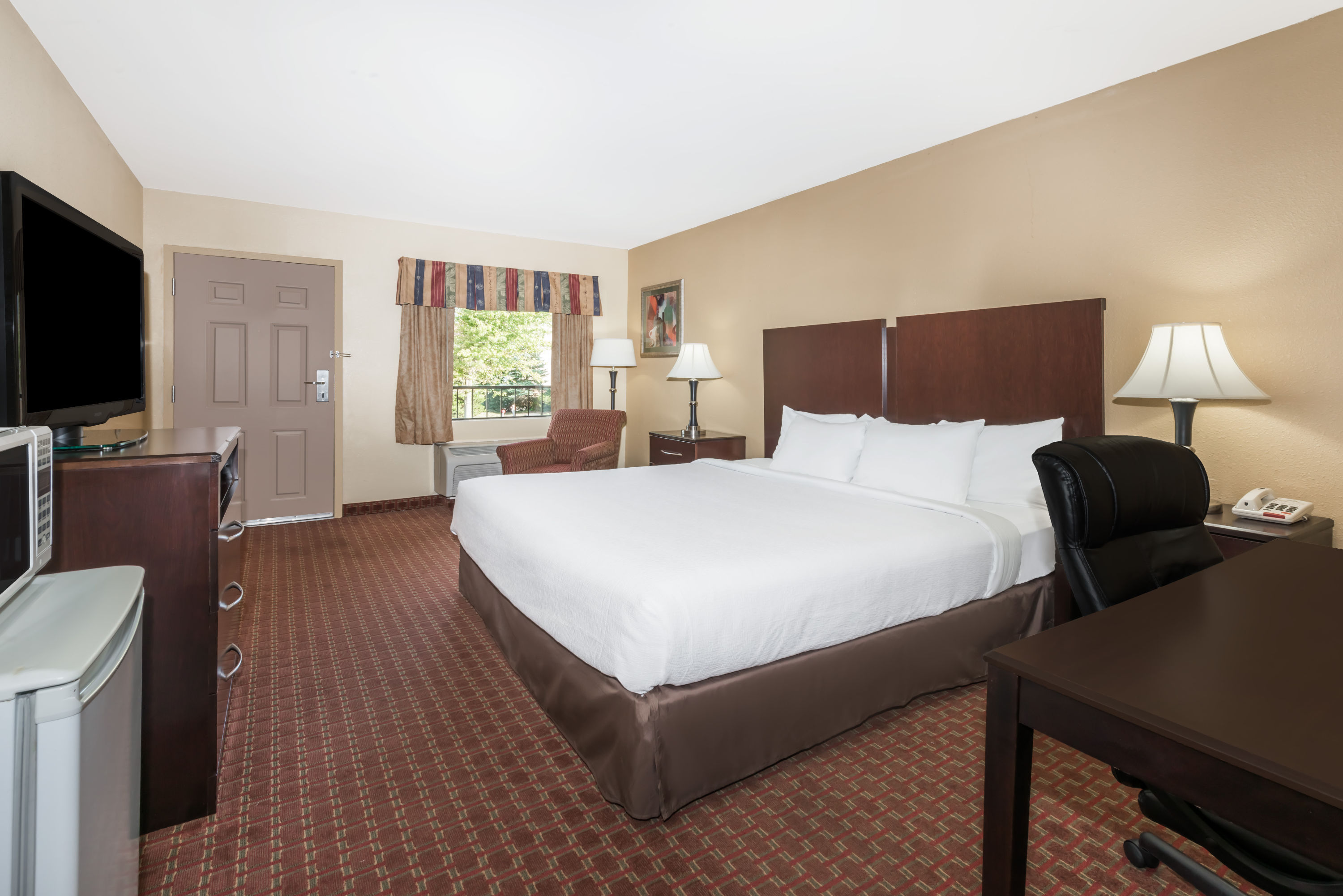 Guest room at the Days Inn by Wyndham Lexington South/Hamburg in Lexington, Kentucky