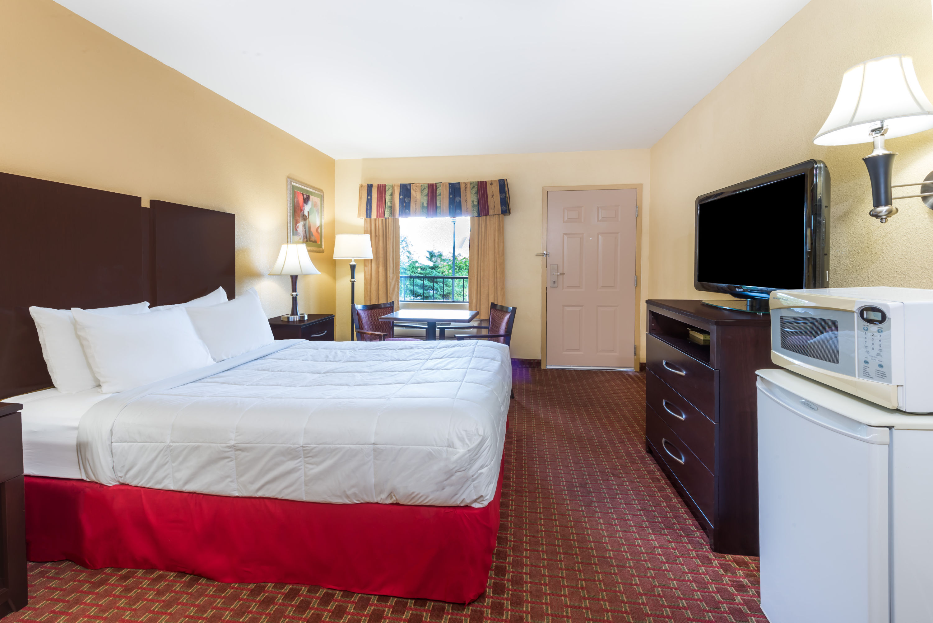 Guest room at the Days Inn by Wyndham Lexington South/Hamburg in Lexington, Kentucky
