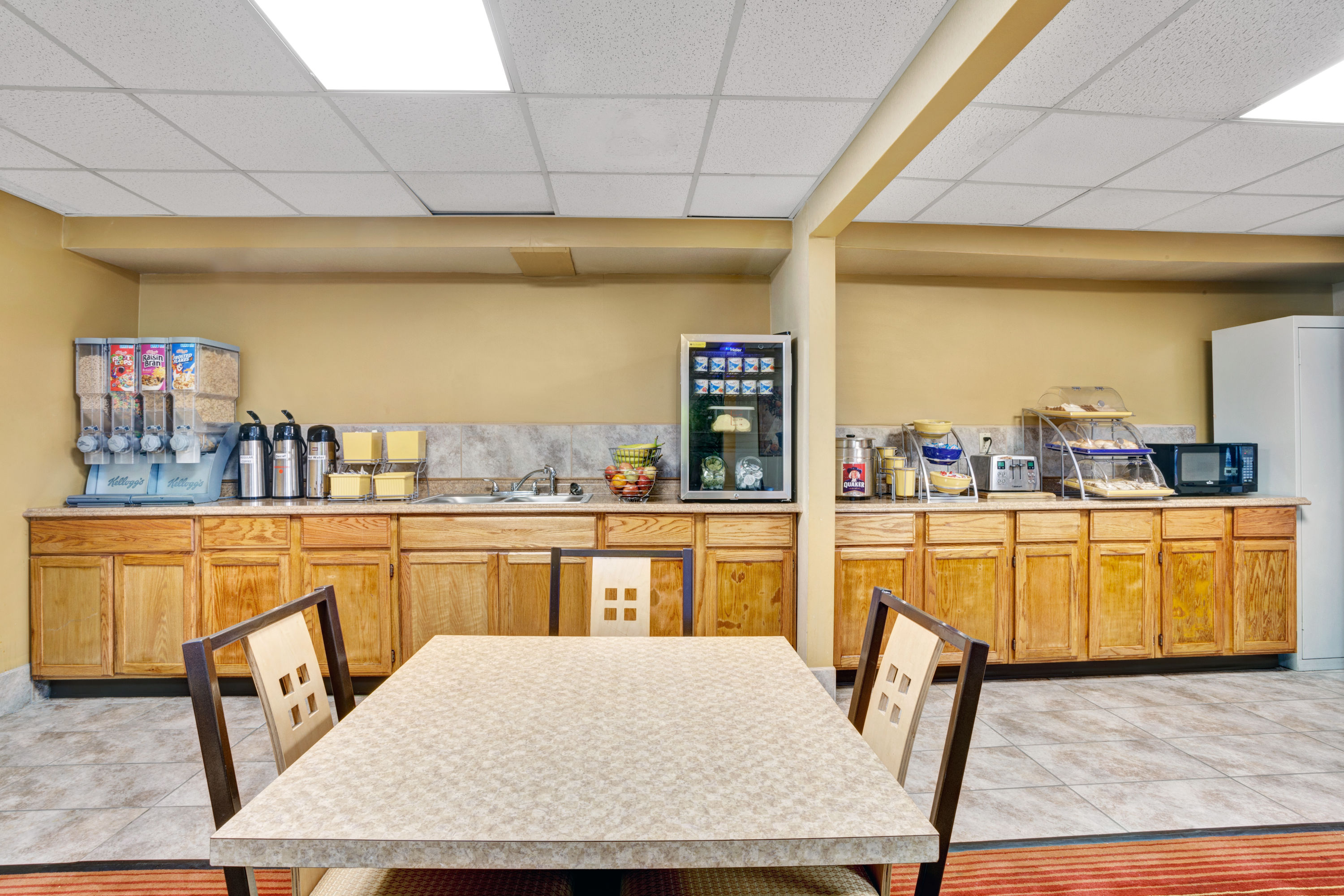 Days Inn By Wyndham Louisville Airport Fair And Expo