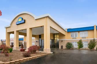 Days Inn By Wyndham Madisonville Hotels Ky 42431 Exterior Of Days Inn By Wyndham Madisonville Hotel In Kentucky