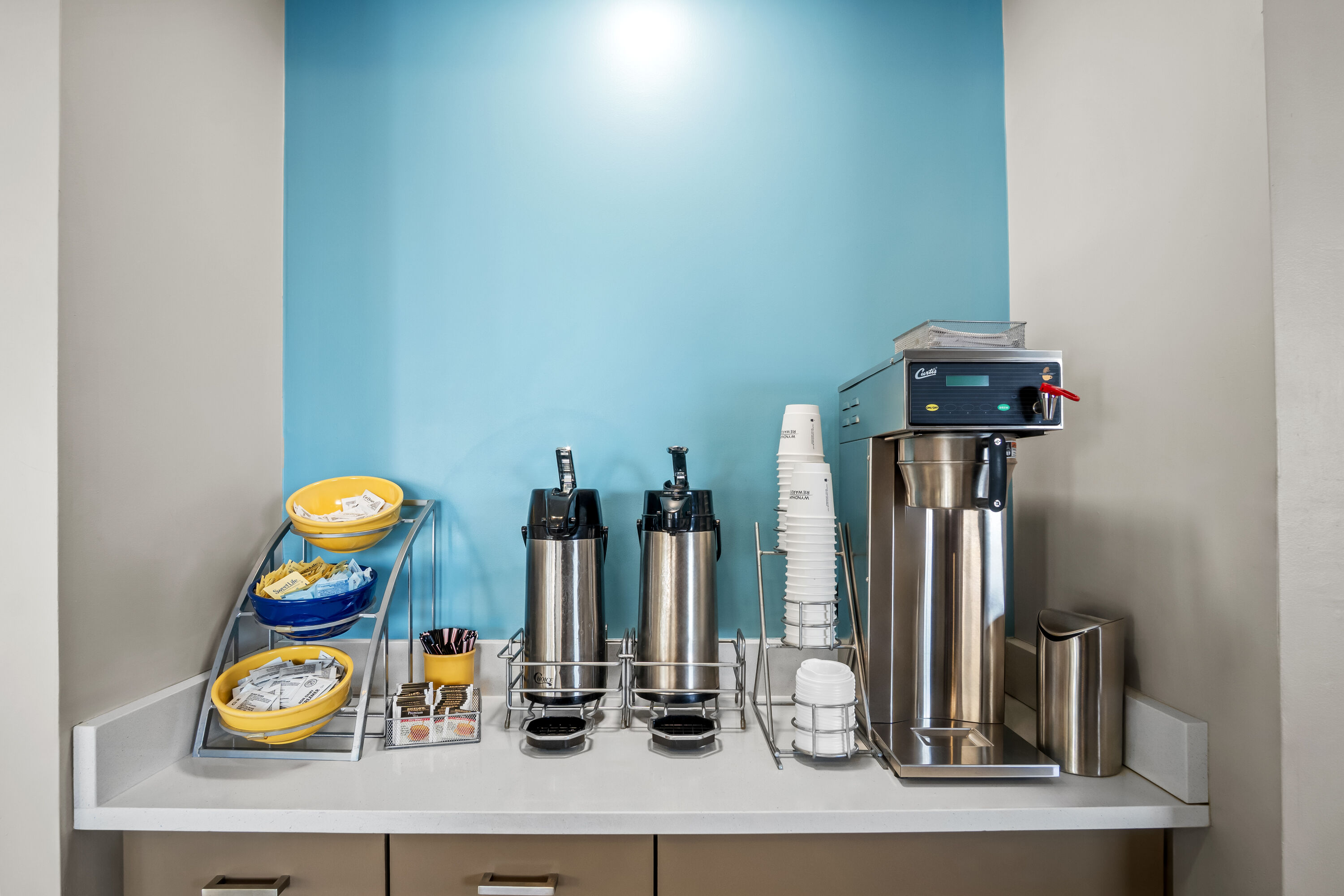 Days Inn by Wyndham Renfro Valley Mount Vernon restaurant breakfast area close up in Mount Vernon, Kentucky