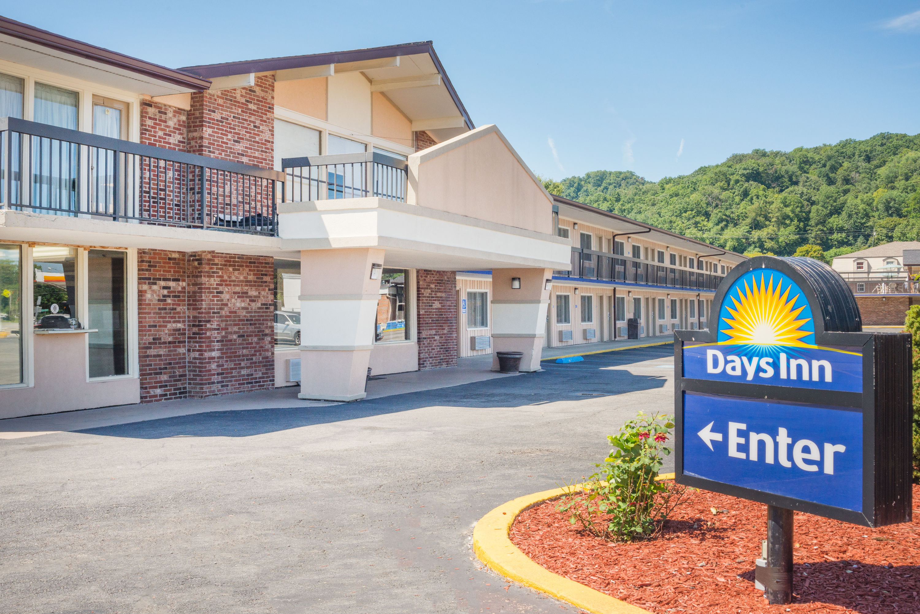 Exterior Day Image of Days Inn by Wyndham Paintsville hotel in Paintsville, Kentucky